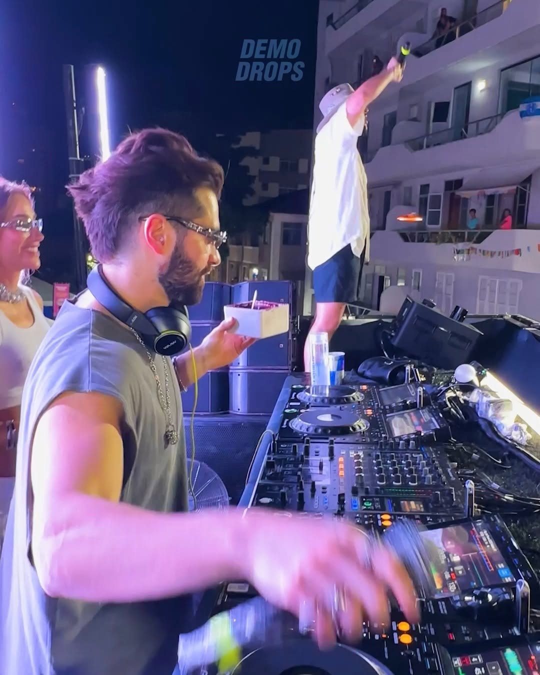 ALOK BREAKS GUINNESS RECORD WITH 2 MILLION FANS AT CARNIVAL (image 2)