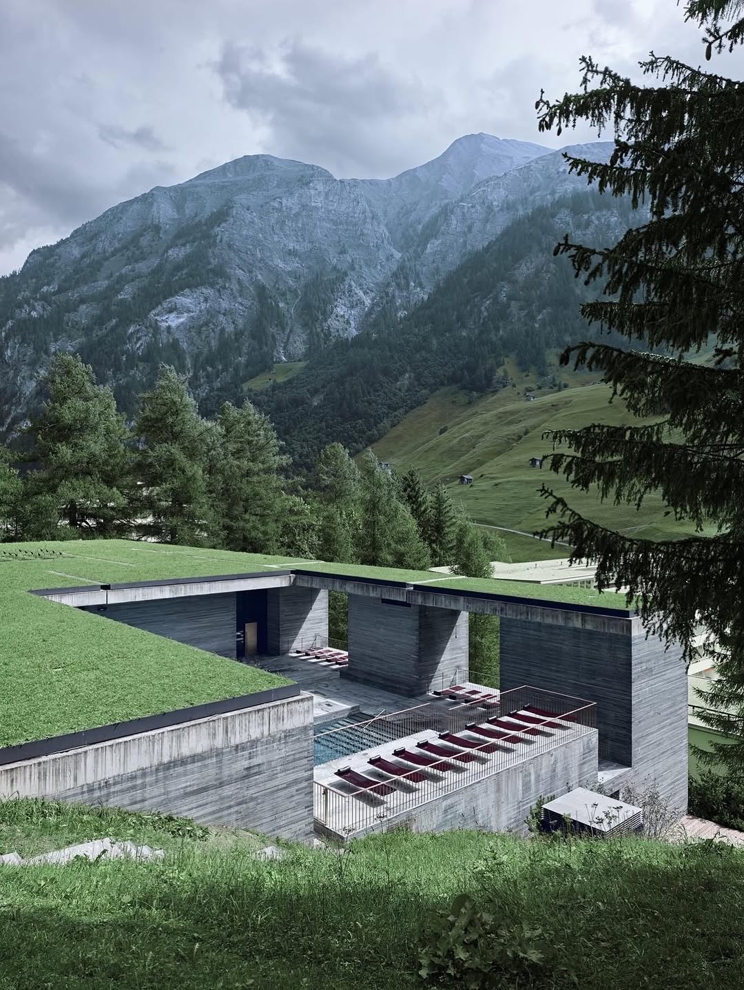PETER ZUMTHOR VALS THERMAL BATHS STILL DRAWS CROWDS 26 YEARS LATER