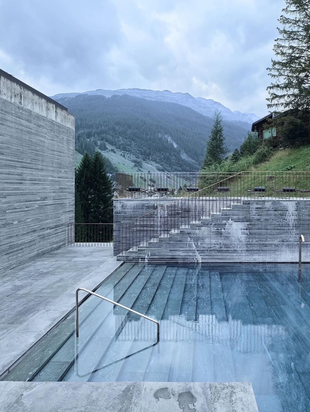 PETER ZUMTHOR VALS THERMAL BATHS STILL DRAWS CROWDS 26 YEARS LATER (image 9)