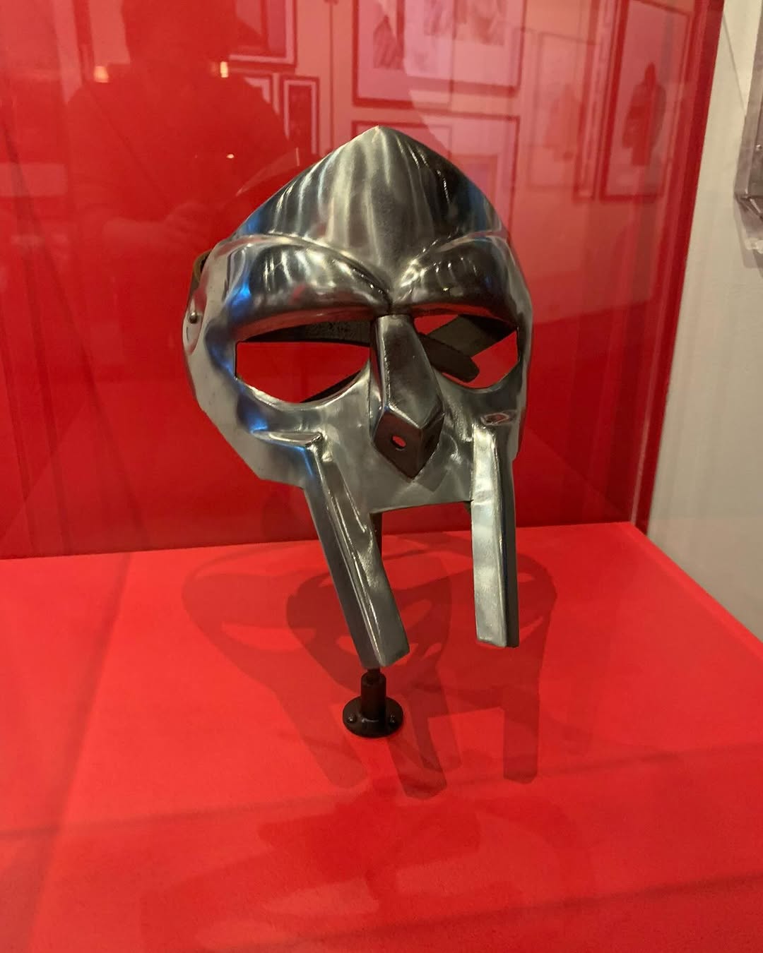MF DOOM MASK AUTHENTICITY SPARKS DEBATE AT SEATTLE MUSEUM (image 5)
