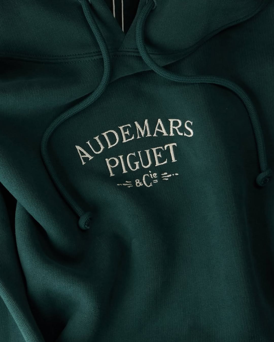 AUDEMARS PIGUET DROPS RARE 150TH ANNIVERSARY MERCH (image 5)