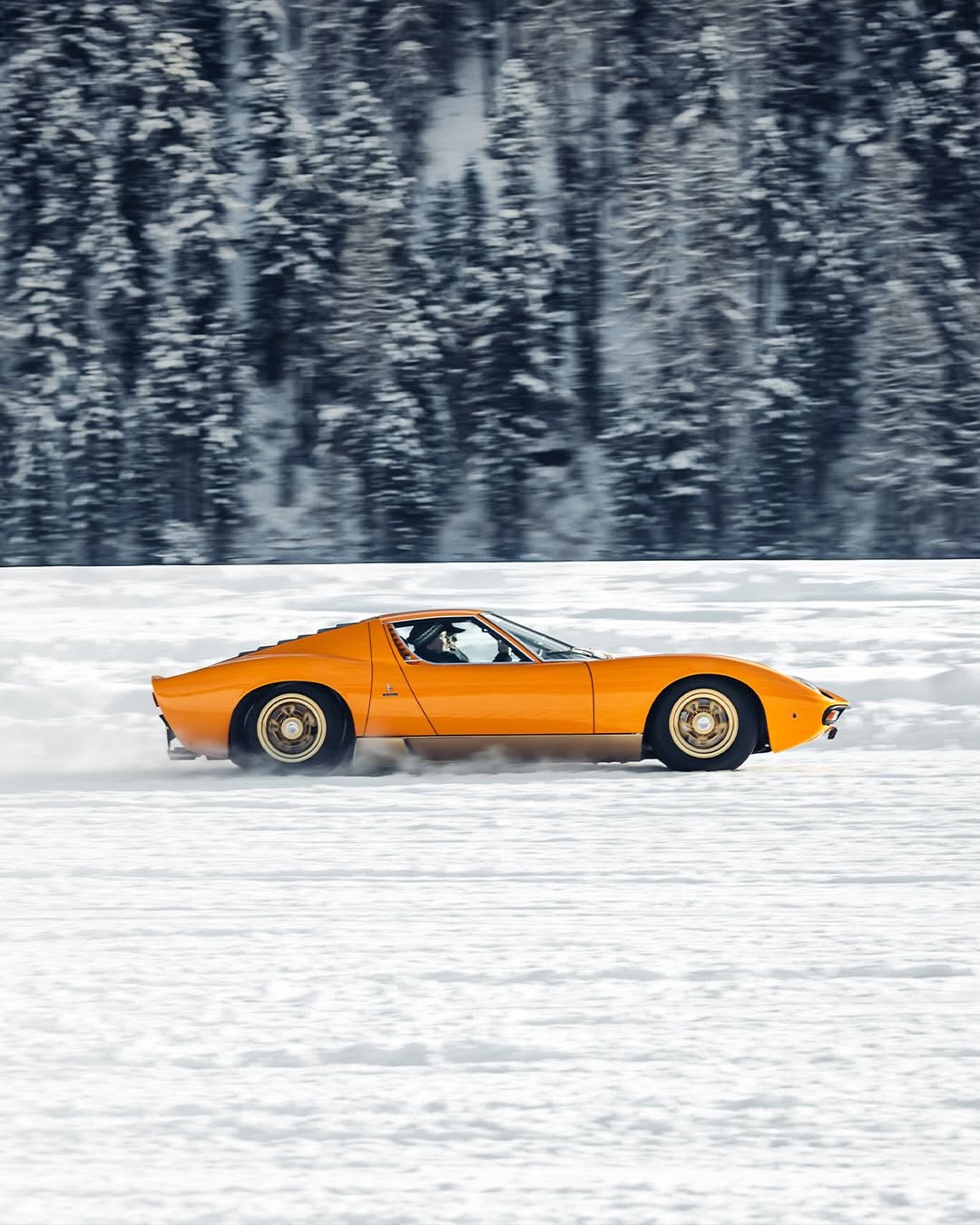 LAMBORGHINI REVIVES the MIURA LEGEND 