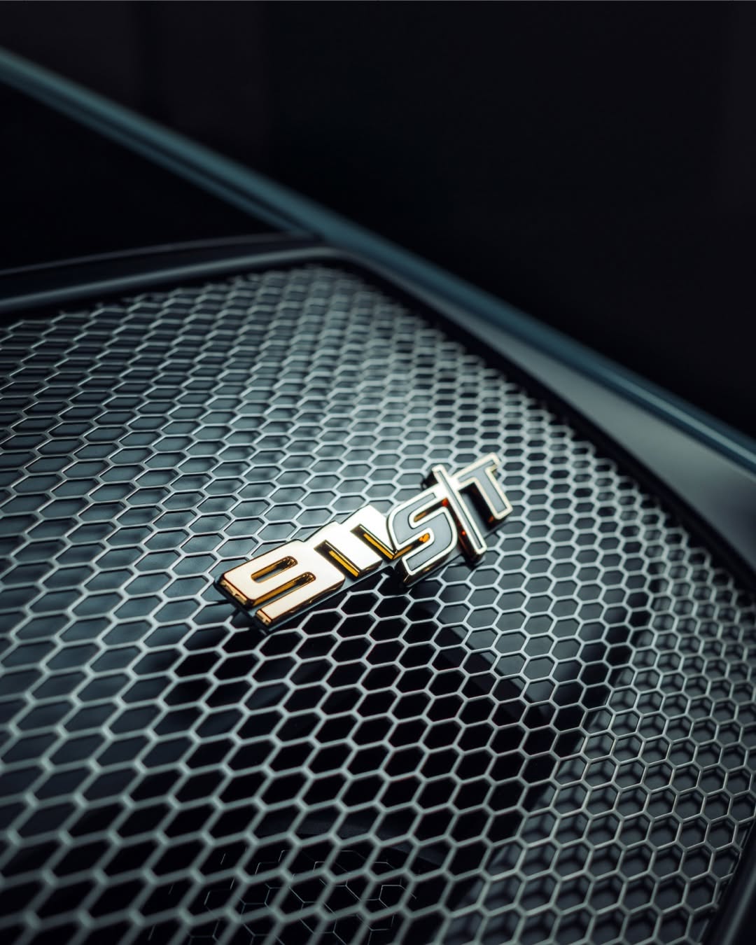 PORSCHE REVEALS SONDERWUNSCH 911 S/T COPPA FLORIO HOMAGE (image 6)