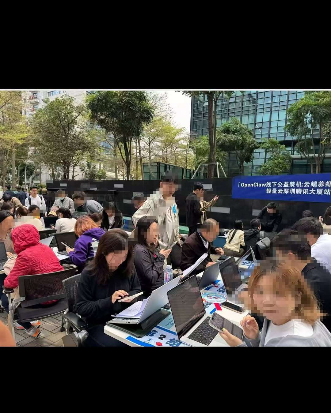 CHINESE ENGINEERS SET UP STREET STALLS TO INSTALL OPENCLAW (image 2)