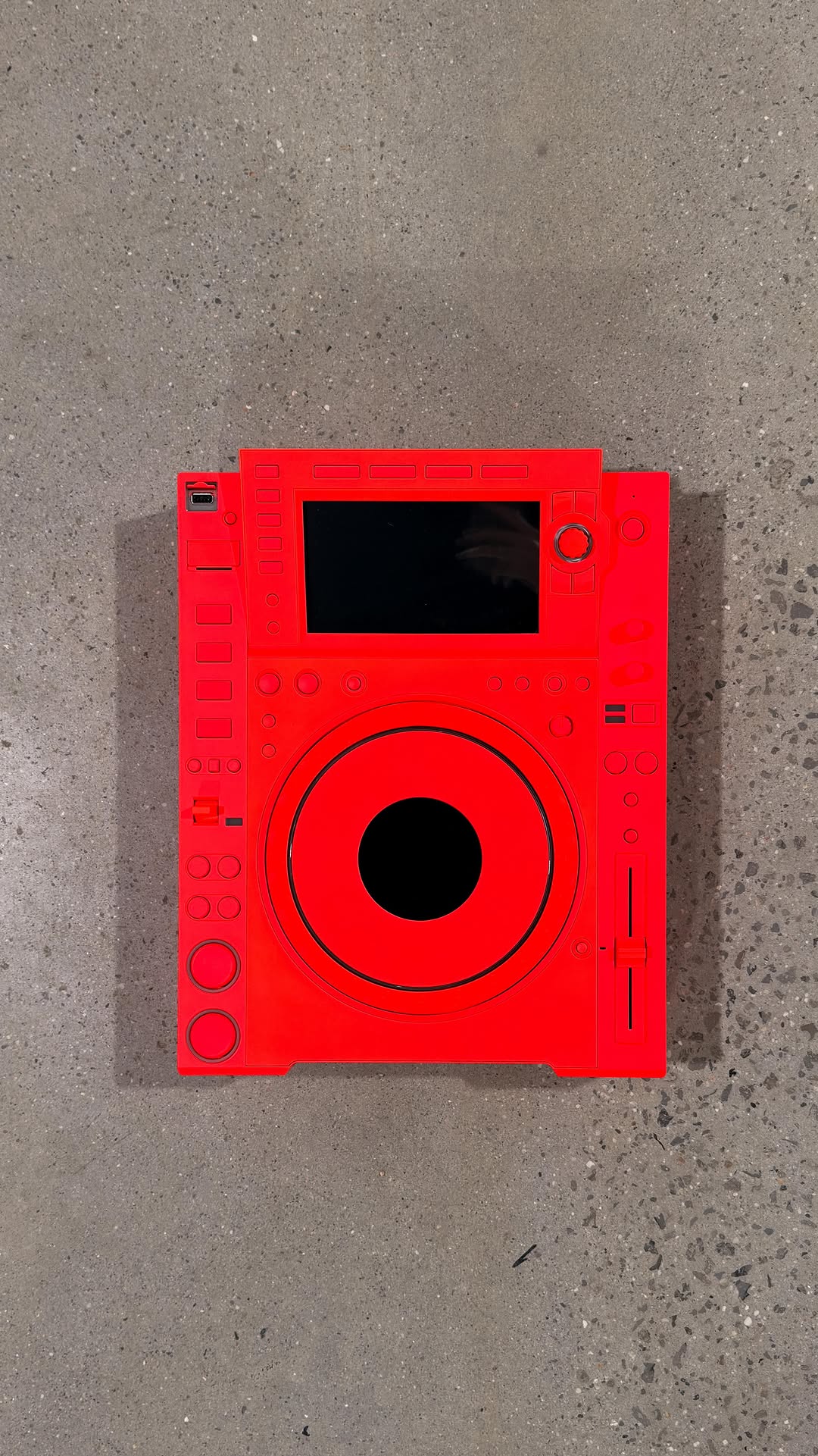 HERON PRESTON RETURNS TO DJ BOOTH WITH VIRGIL ABLOH CUSTOM CDJS