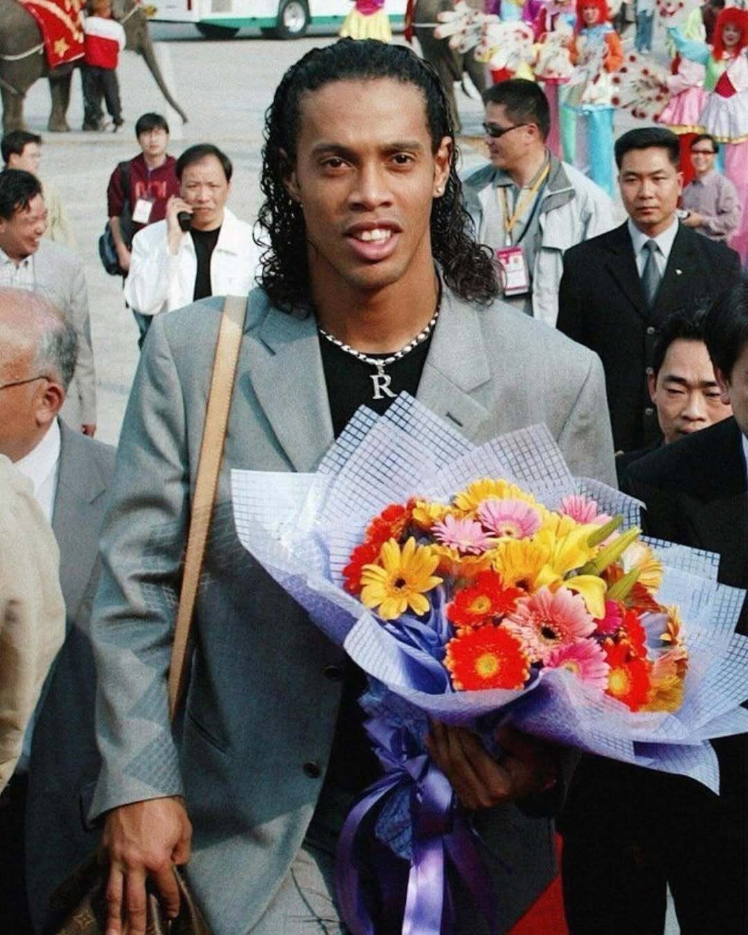 RONALDINHO NETFLIX DOCUMENTARY DROPS APRIL 16 WITH MESSI INTERVIEWS (image 5)