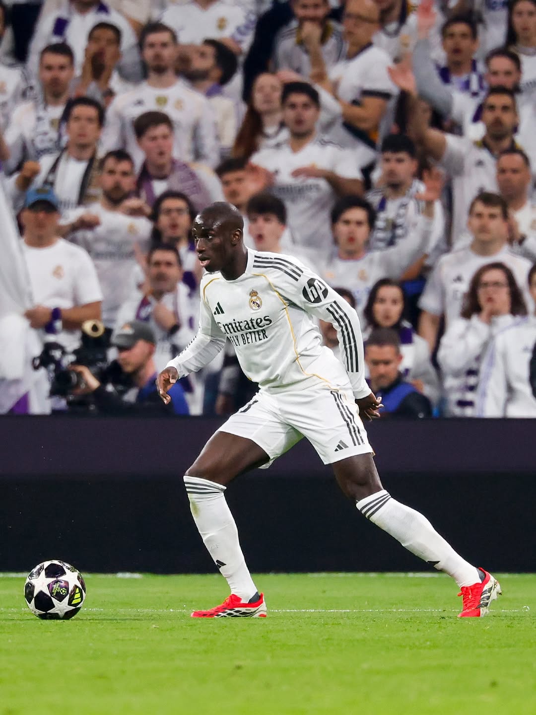 MENDY HAMSTRING INJURY THREATENS MADRID DERBY START