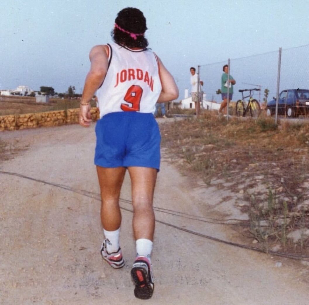 DIEGO MARADONA WORE MICHAEL JORDAN DREAM TEAM JERSEY TRAINING FOR 1994 WORLD CUP (image 2)