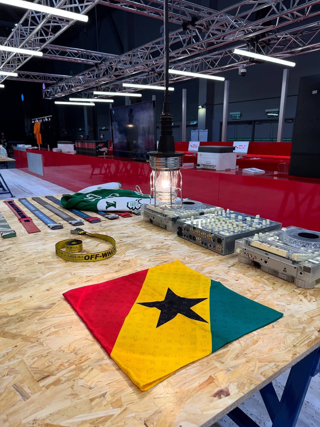 V.A.A. WORLD'S FAIR BRINGS THE VIRGIL ABLOH ARCHIVE TO HONG KONG (image 5)