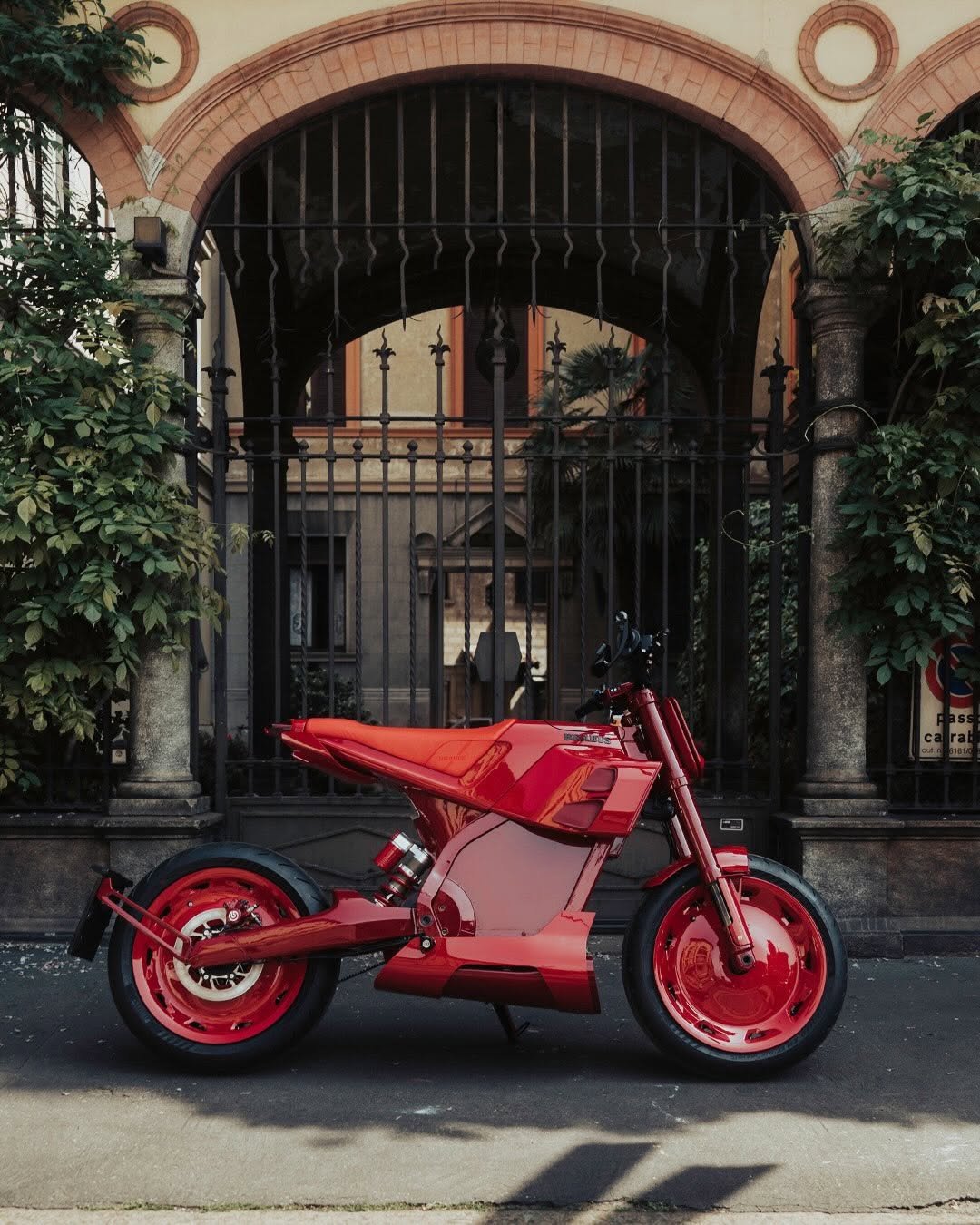 BRABUS BUILT ITS FIRST ELECTRIC MOTORCYCLE AND IT LOOKS LIKE AKIRA