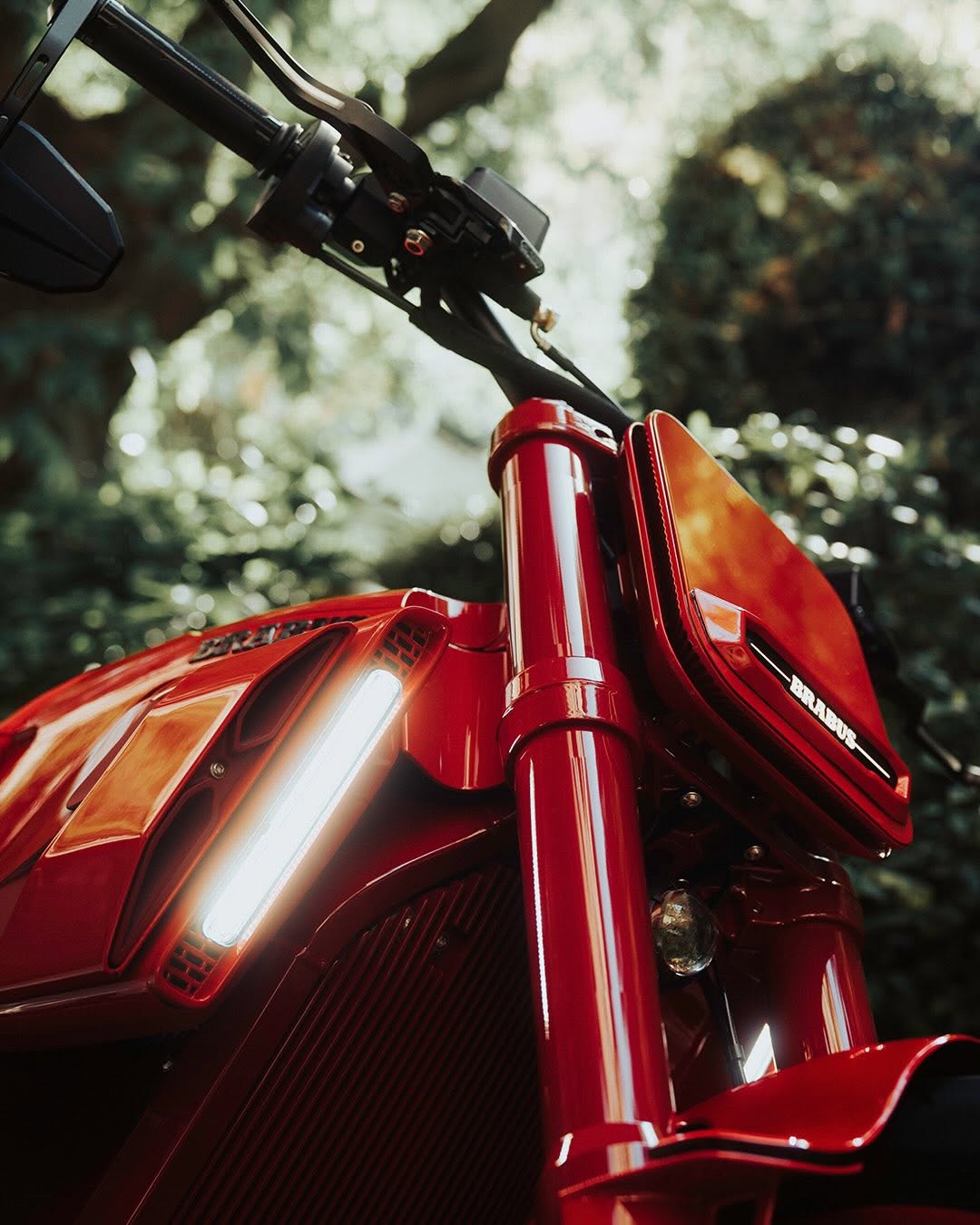 BRABUS BUILT ITS FIRST ELECTRIC MOTORCYCLE AND IT LOOKS LIKE AKIRA (image 2)
