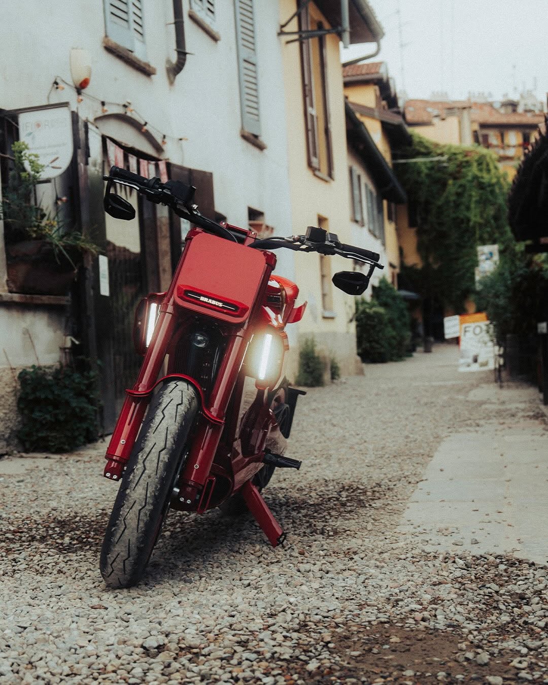 BRABUS BUILT ITS FIRST ELECTRIC MOTORCYCLE AND IT LOOKS LIKE AKIRA (image 6)
