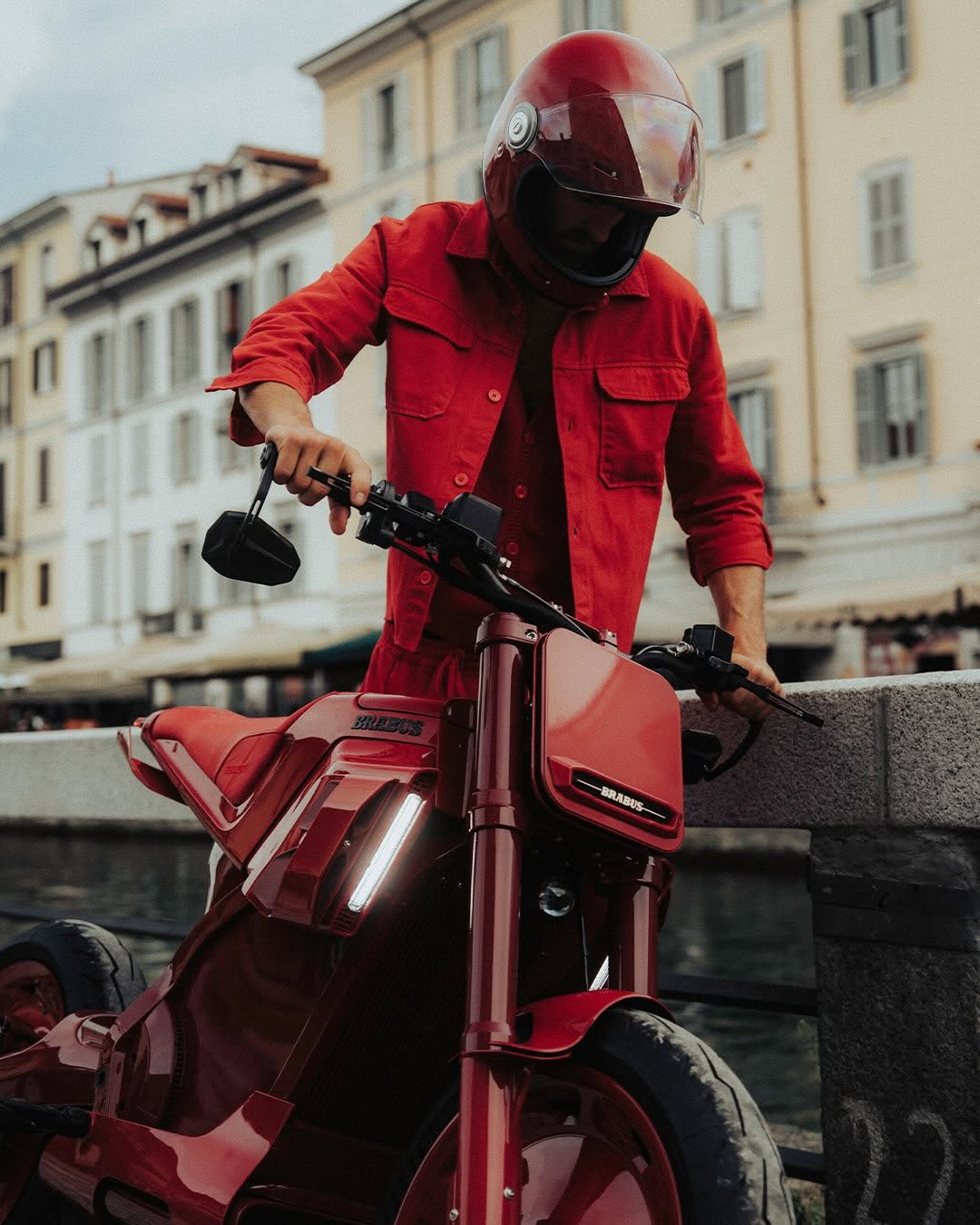 BRABUS BUILT ITS FIRST ELECTRIC MOTORCYCLE AND IT LOOKS LIKE AKIRA (image 8)