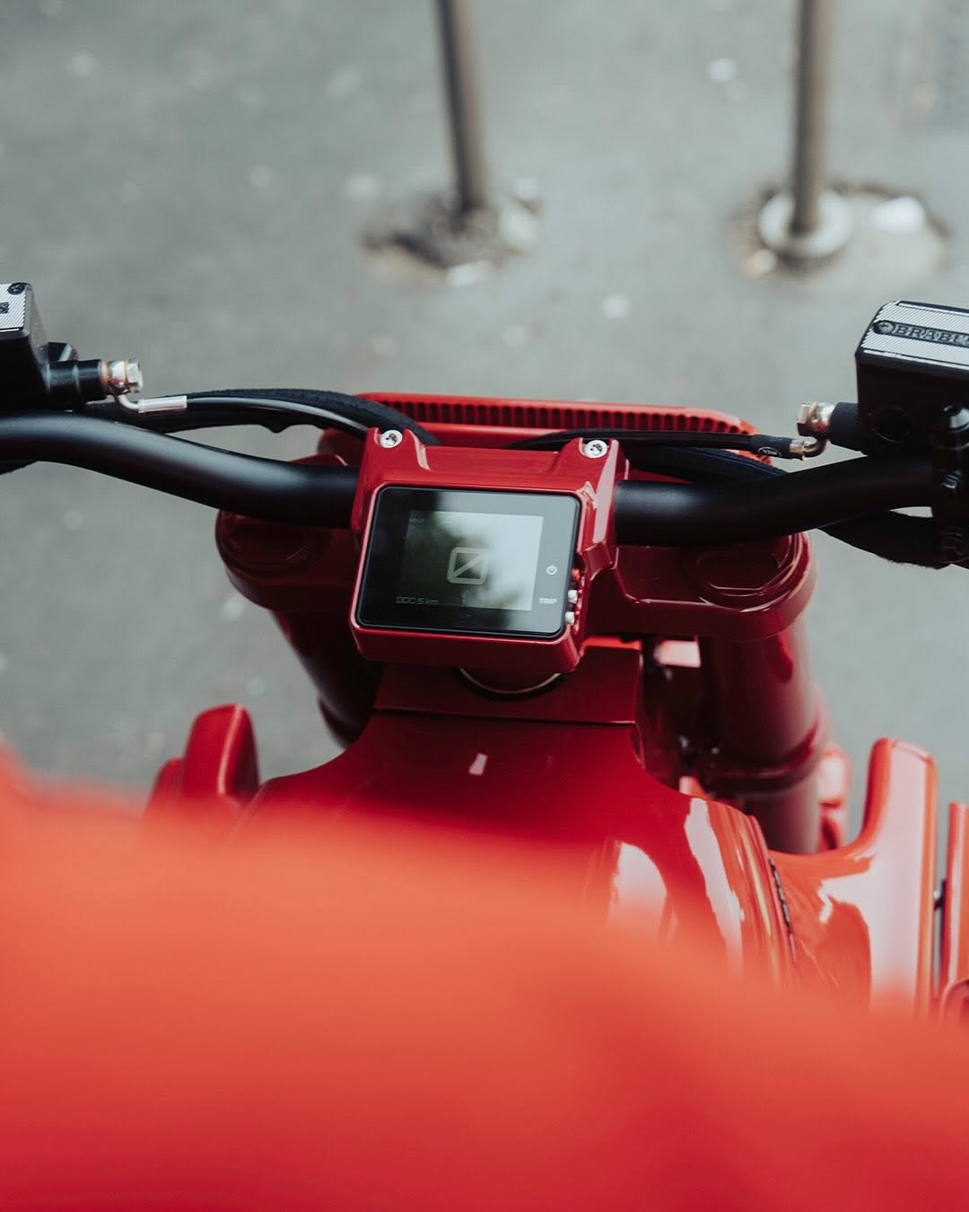 BRABUS BUILT ITS FIRST ELECTRIC MOTORCYCLE AND IT LOOKS LIKE AKIRA (image 9)