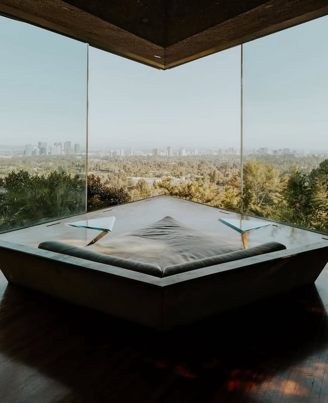 John Lautner Built the Sheats-Goldstein Residence Out of a Sandstone Ledge