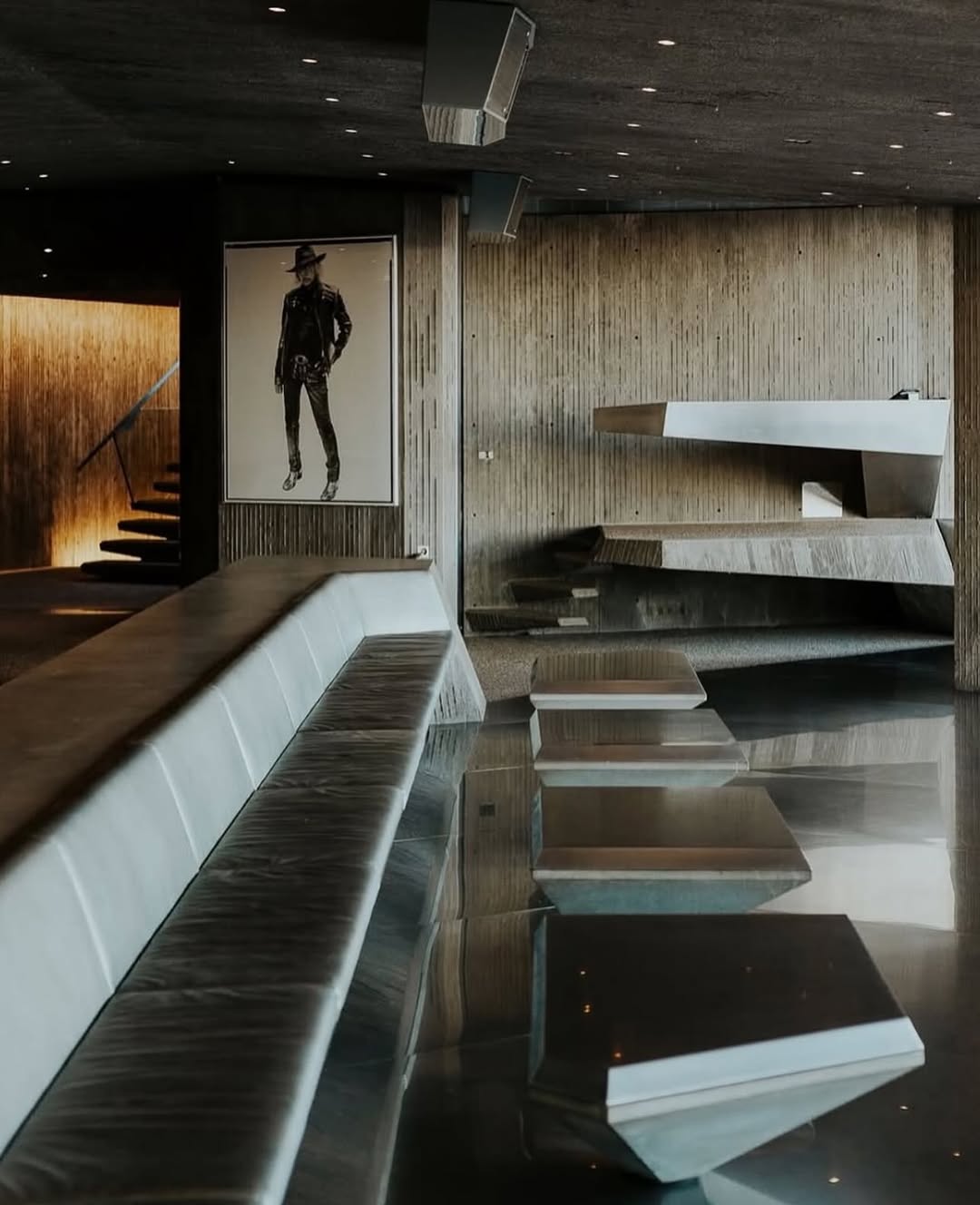 John Lautner Built the Sheats-Goldstein Residence Out of a Sandstone Ledge (image 8)