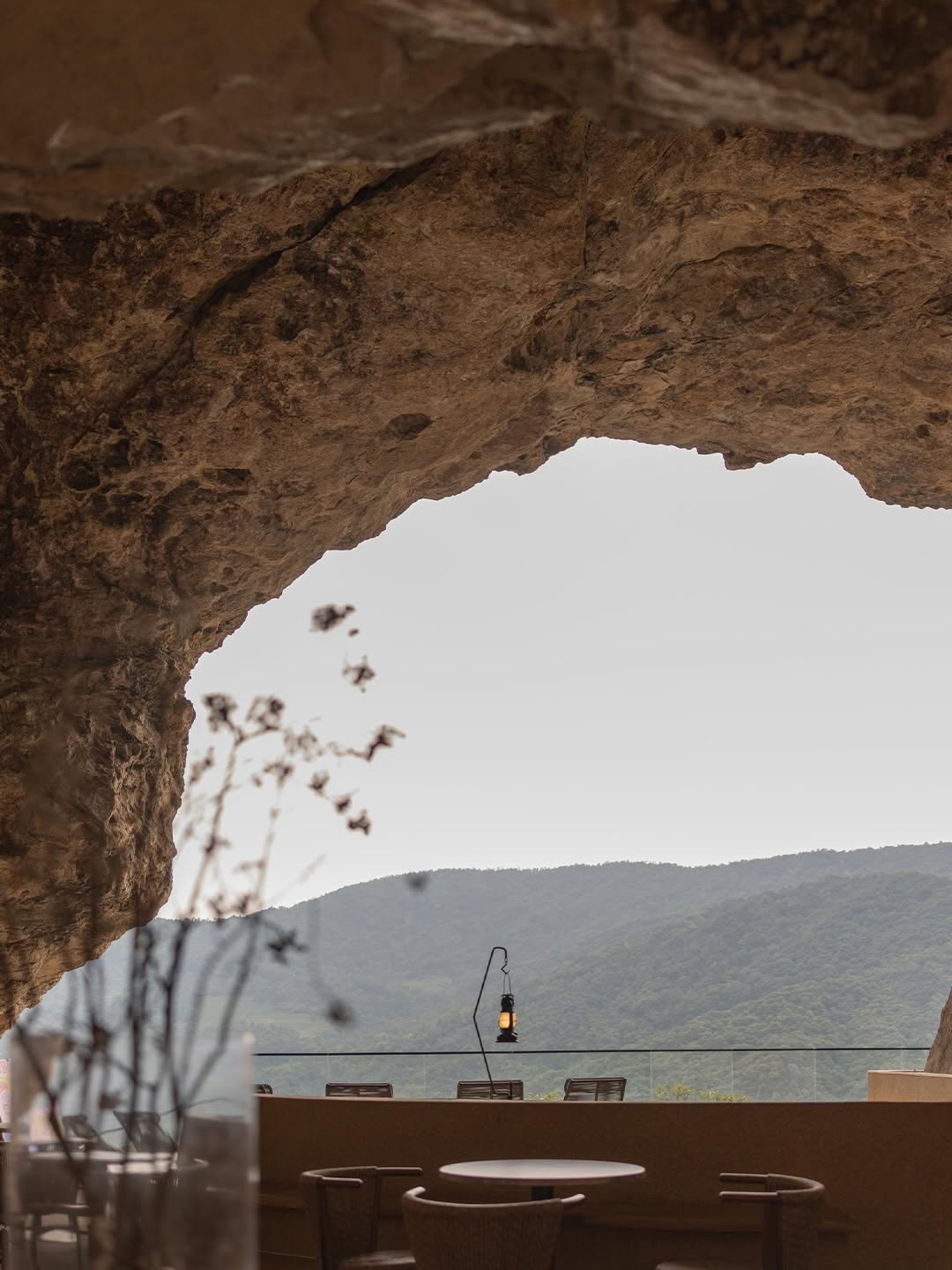 Slow Coral Built a Coffee Bar Inside a Volcanic Cliff and Won Dezeen 2025 (image 5)
