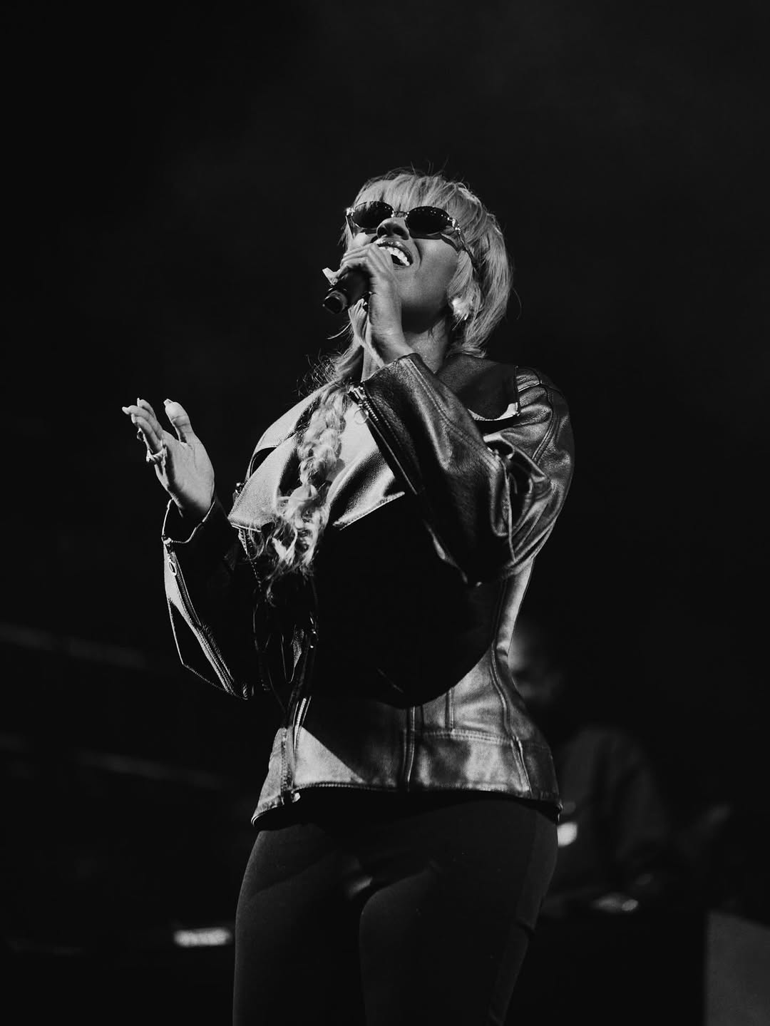 JAY Z HEADLINES ROOTS PICNIC 18 WITH THE ROOTS (image 3)