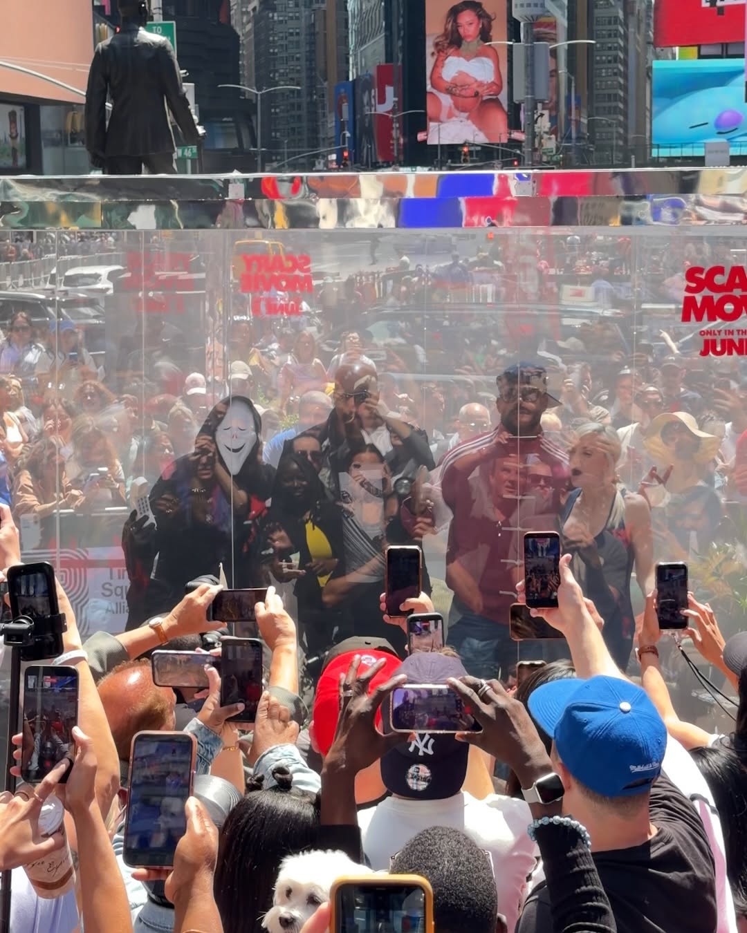 SCARY MOVIE 6 PUT ITS CAST IN A GLASS BOX IN TIMES SQUARE (image 4)