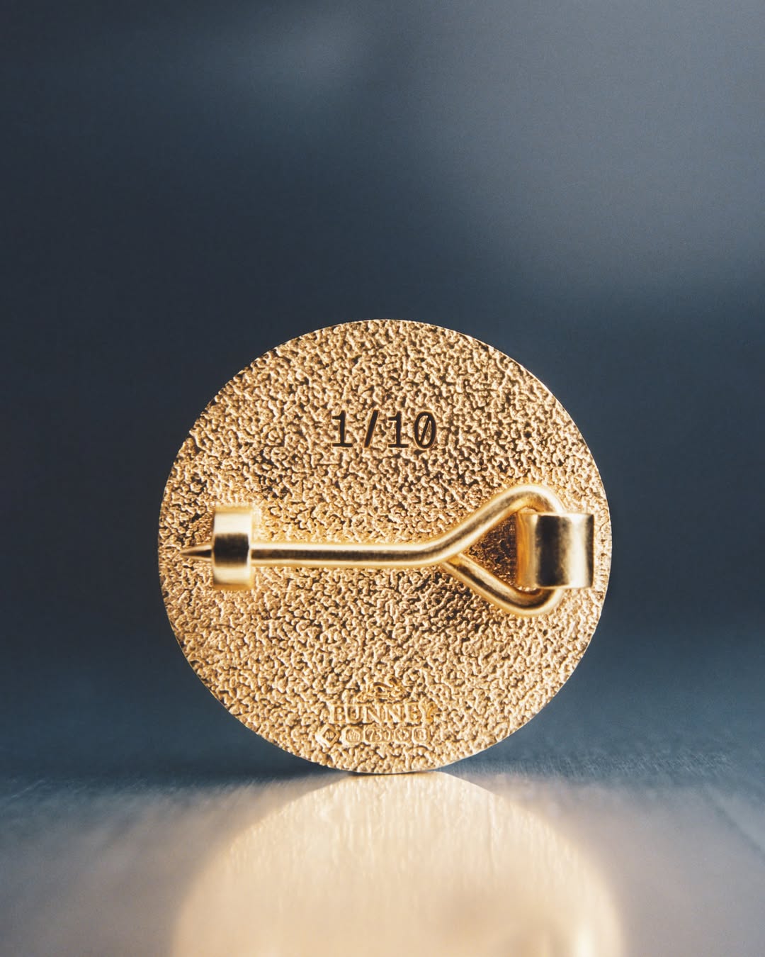 STONE ISLAND AND BUNNEY MINT 55 GOLD PINS FOR THE WORLD CUP (image 2)