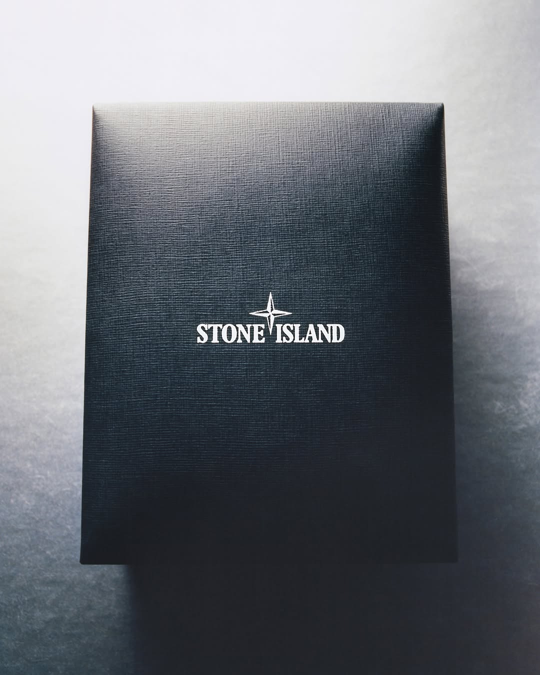 STONE ISLAND AND BUNNEY MINT 55 GOLD PINS FOR THE WORLD CUP (image 3)