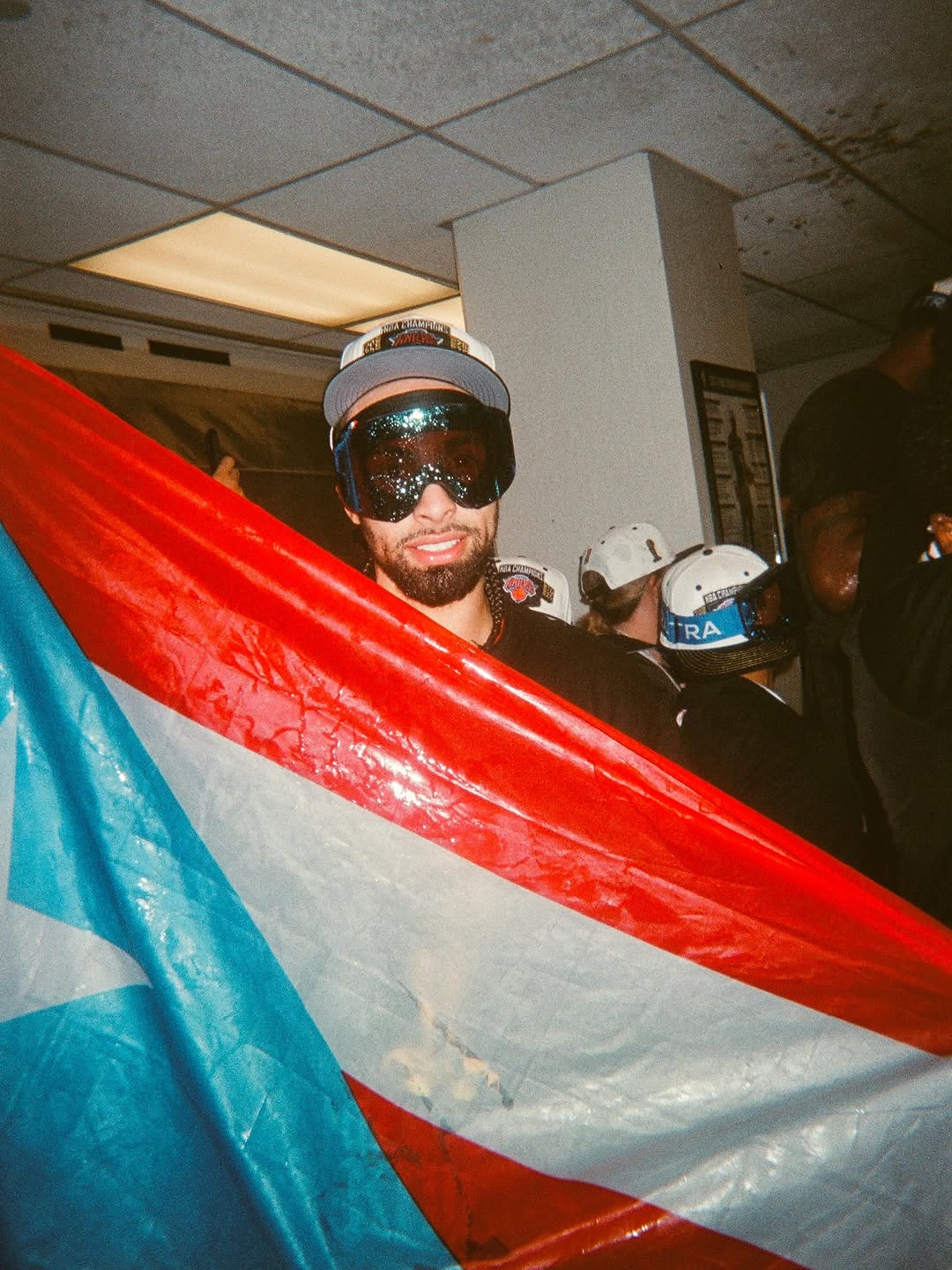 KNICKS 2026 TITLE SHOT ON FILM. PARADE JUNE 18 (image 4)