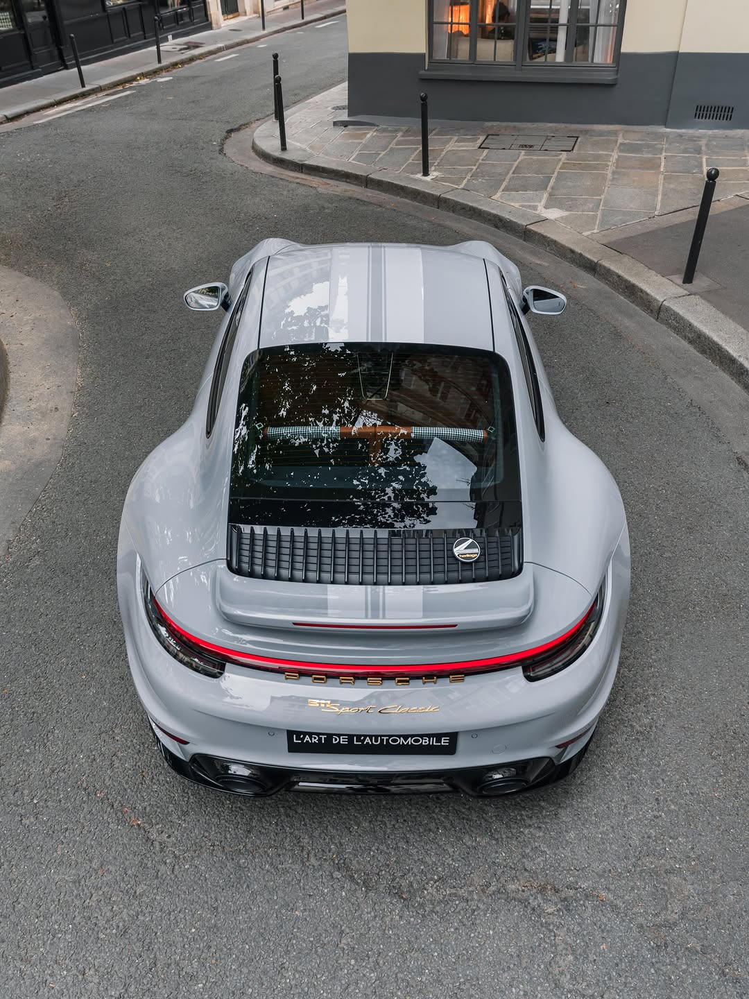 THE 992 SPORT CLASSIC IS PORSCHE ADMITTING THAT ANALOG WINS (image 5)
