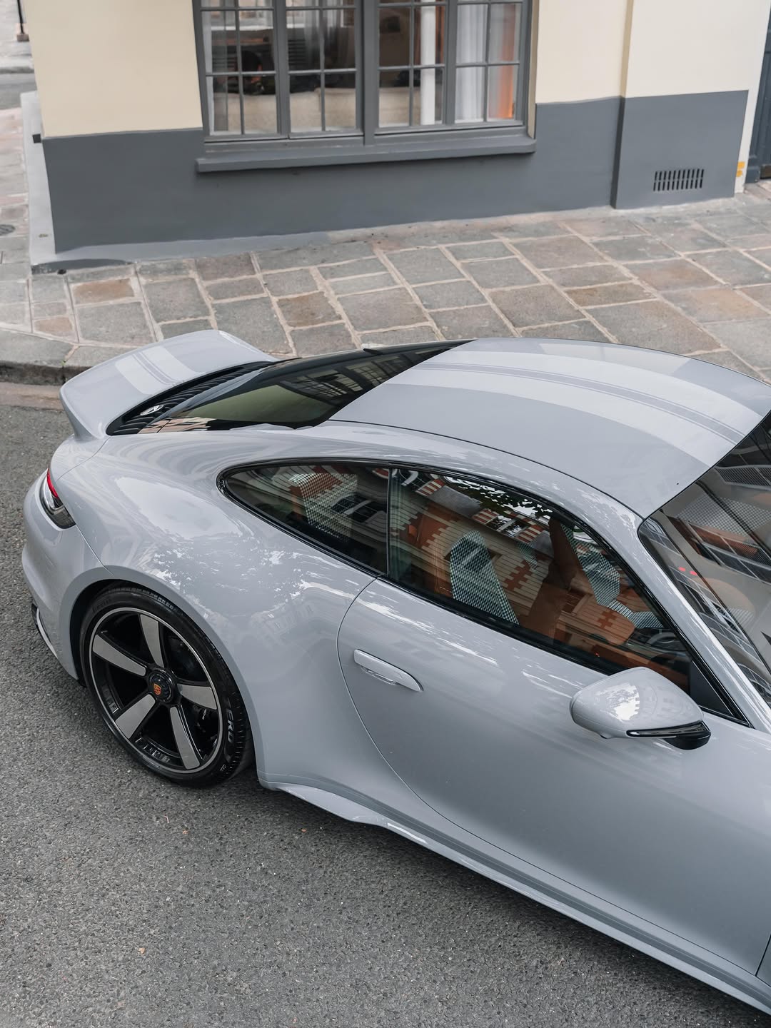 THE 992 SPORT CLASSIC IS PORSCHE ADMITTING THAT ANALOG WINS (image 6)