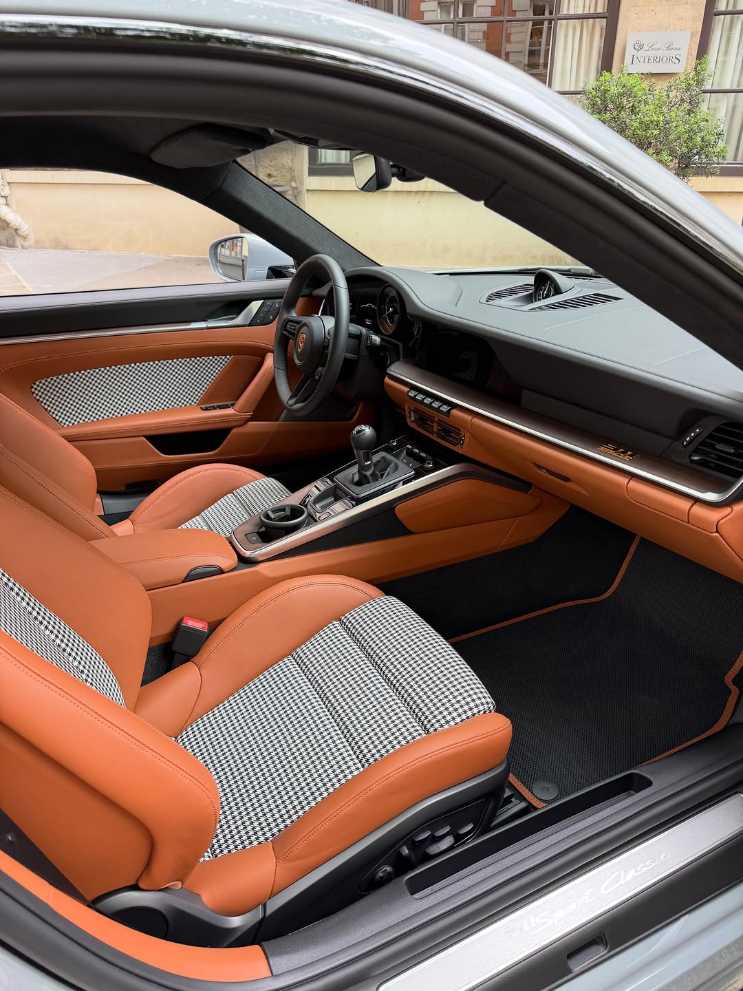 THE 992 SPORT CLASSIC IS PORSCHE ADMITTING THAT ANALOG WINS (image 9)