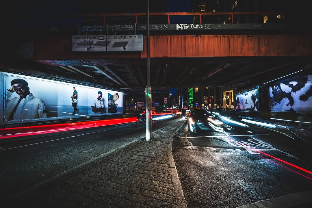 STONE ISLAND TESTS HEAT REACTIVITY ON A LONDON BILLBOARD (image 7)