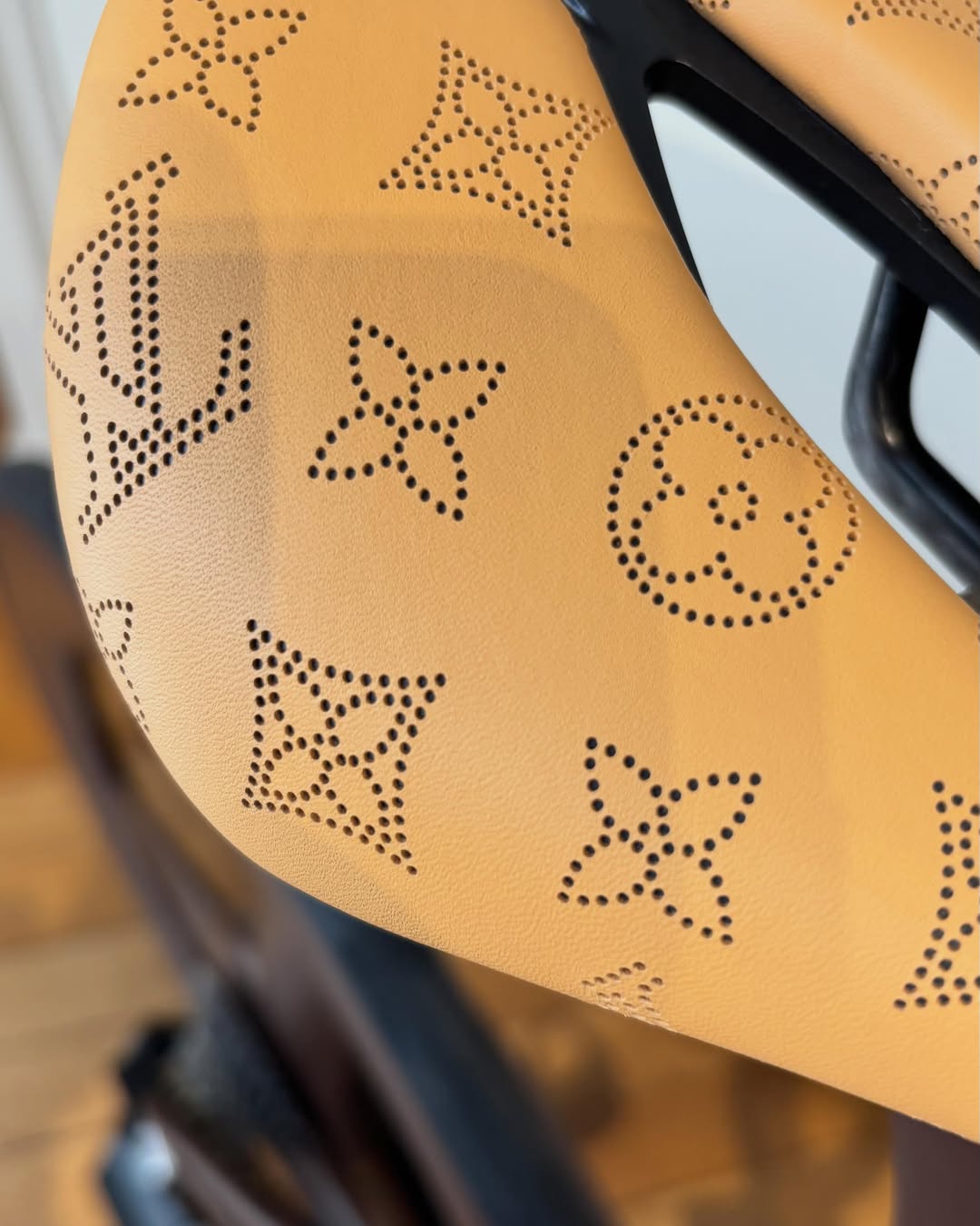 Louis Vuitton Made a Pinarello Race Bike (image 8)