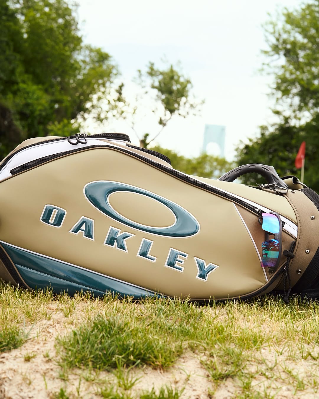 OAKLEY GOLF IN 2026 IS 51 YEARS OF OPTICS APPLIED (image 3)