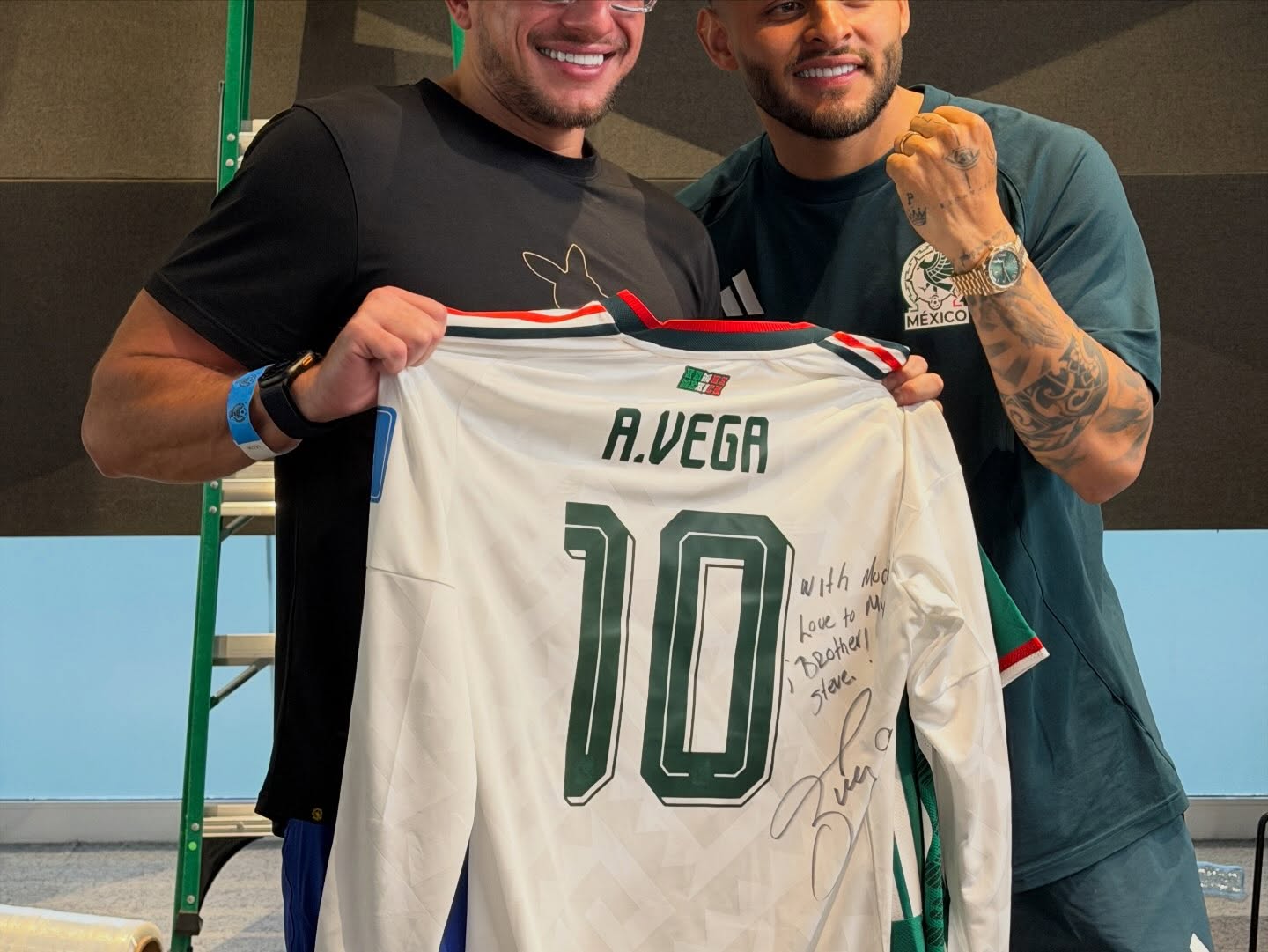 STEVEWILLDOIT'S $1M ROLEX GIFT TO MEXICO GETS RETURNED (image 4)