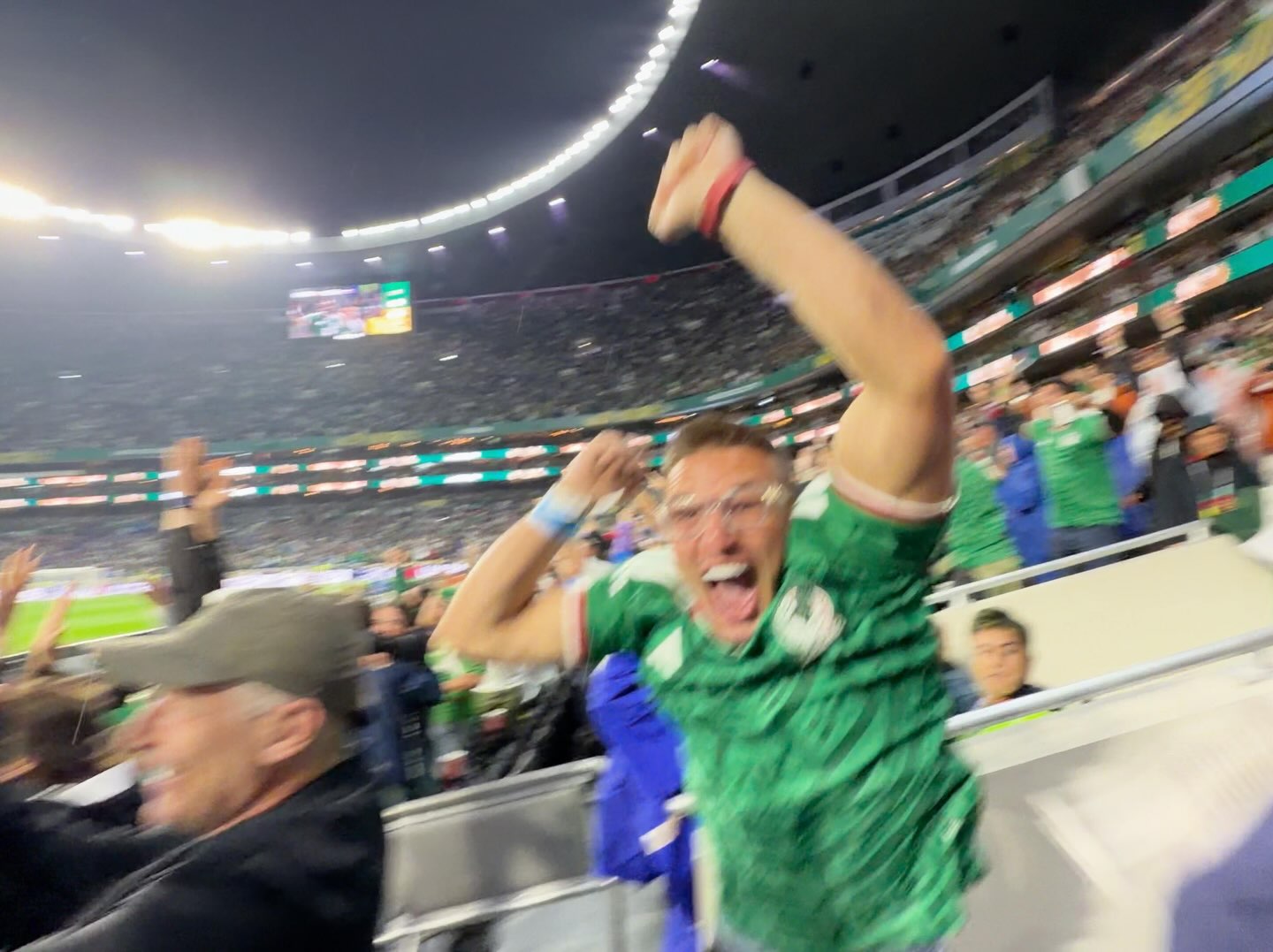 STEVEWILLDOIT'S $1M ROLEX GIFT TO MEXICO GETS RETURNED (image 8)