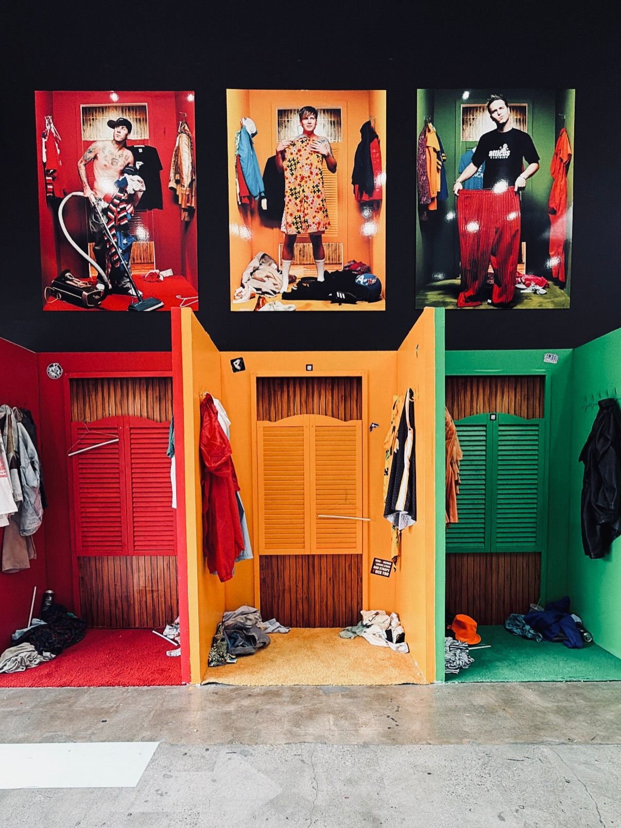 BLINK-182'S 25TH ANNIVERSARY POP-UP HAD A PAC-MAN CABINET (image 2)