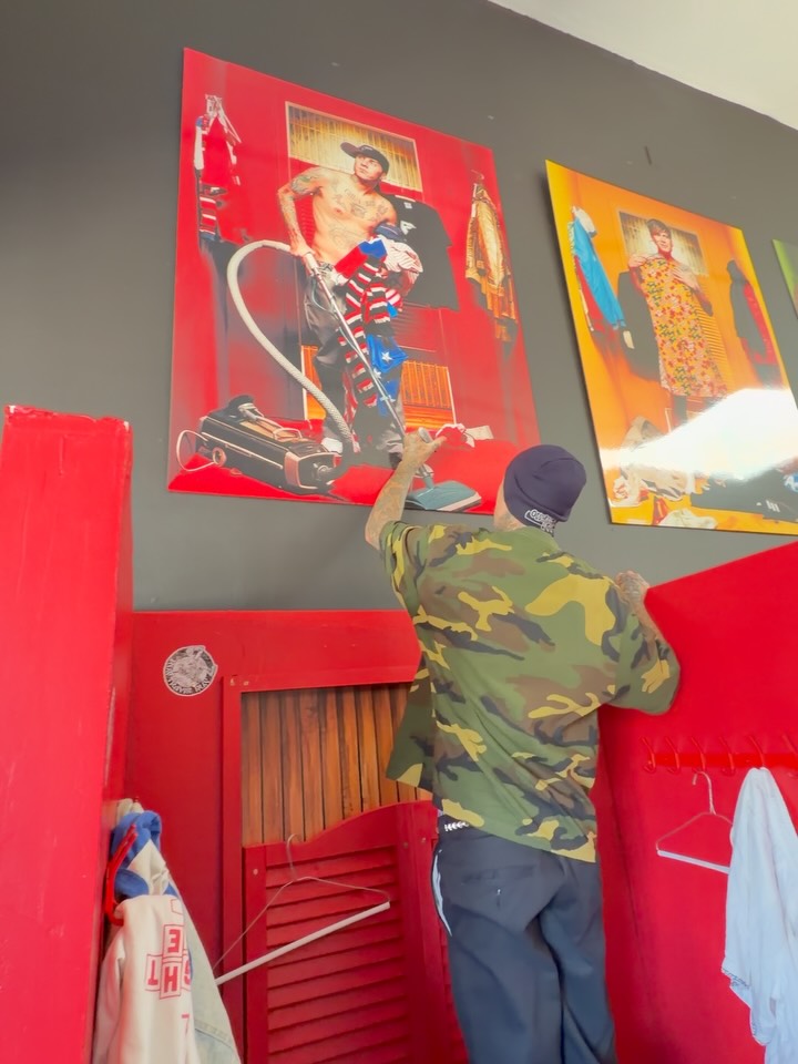 BLINK-182'S 25TH ANNIVERSARY POP-UP HAD A PAC-MAN CABINET (image 9)