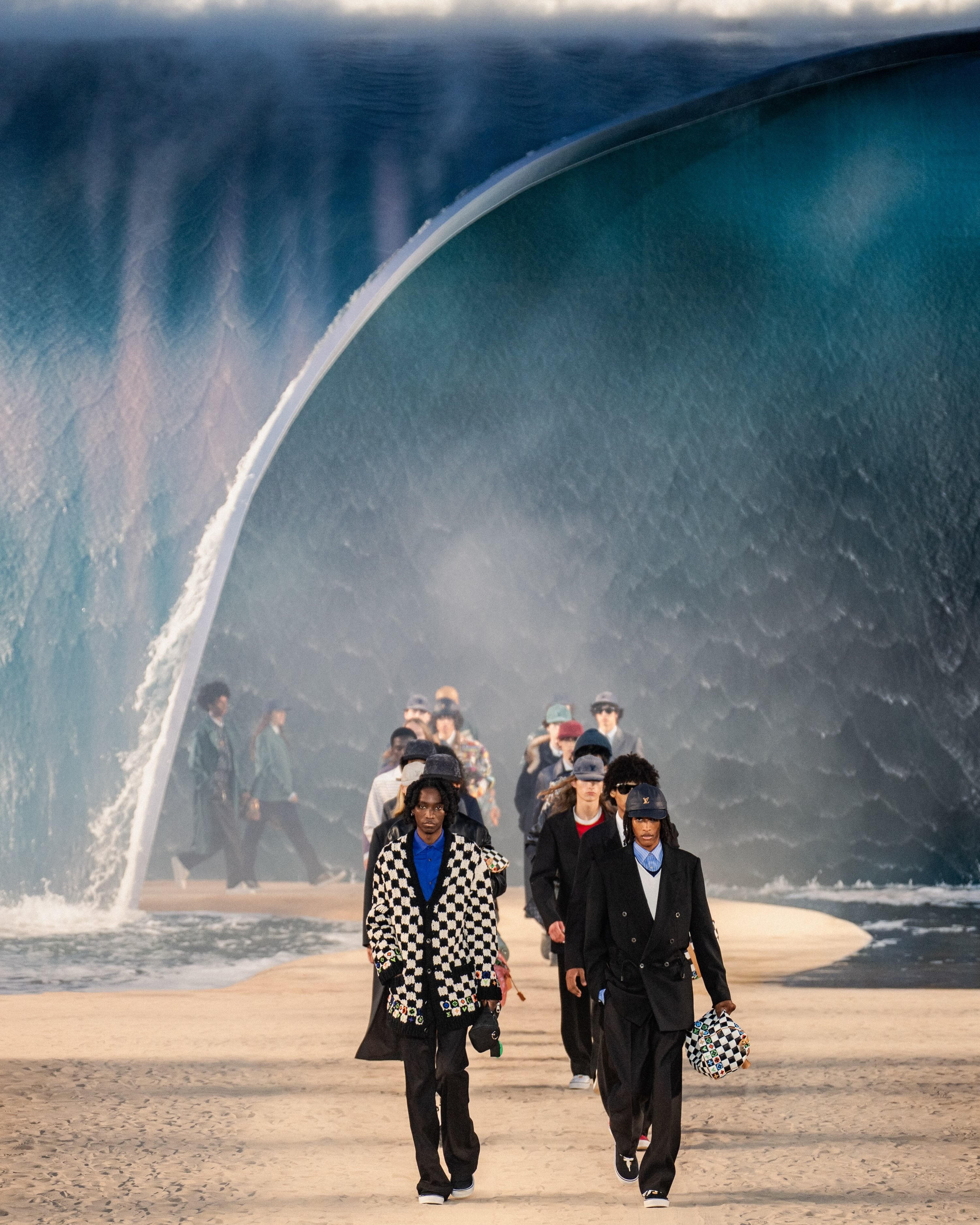 BUREAU BETAK BUILT THE WAVE, THEN BUILT NOTHING AT ALL (image 5)