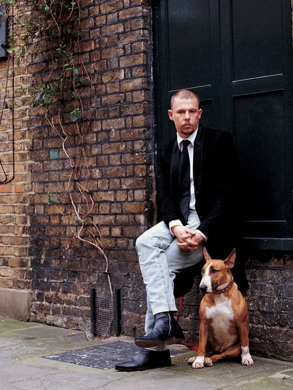 MCQUEEN LEFT HIS 3 DOGS £50,000 IN A HANDWRITTEN NOTE (image 8)