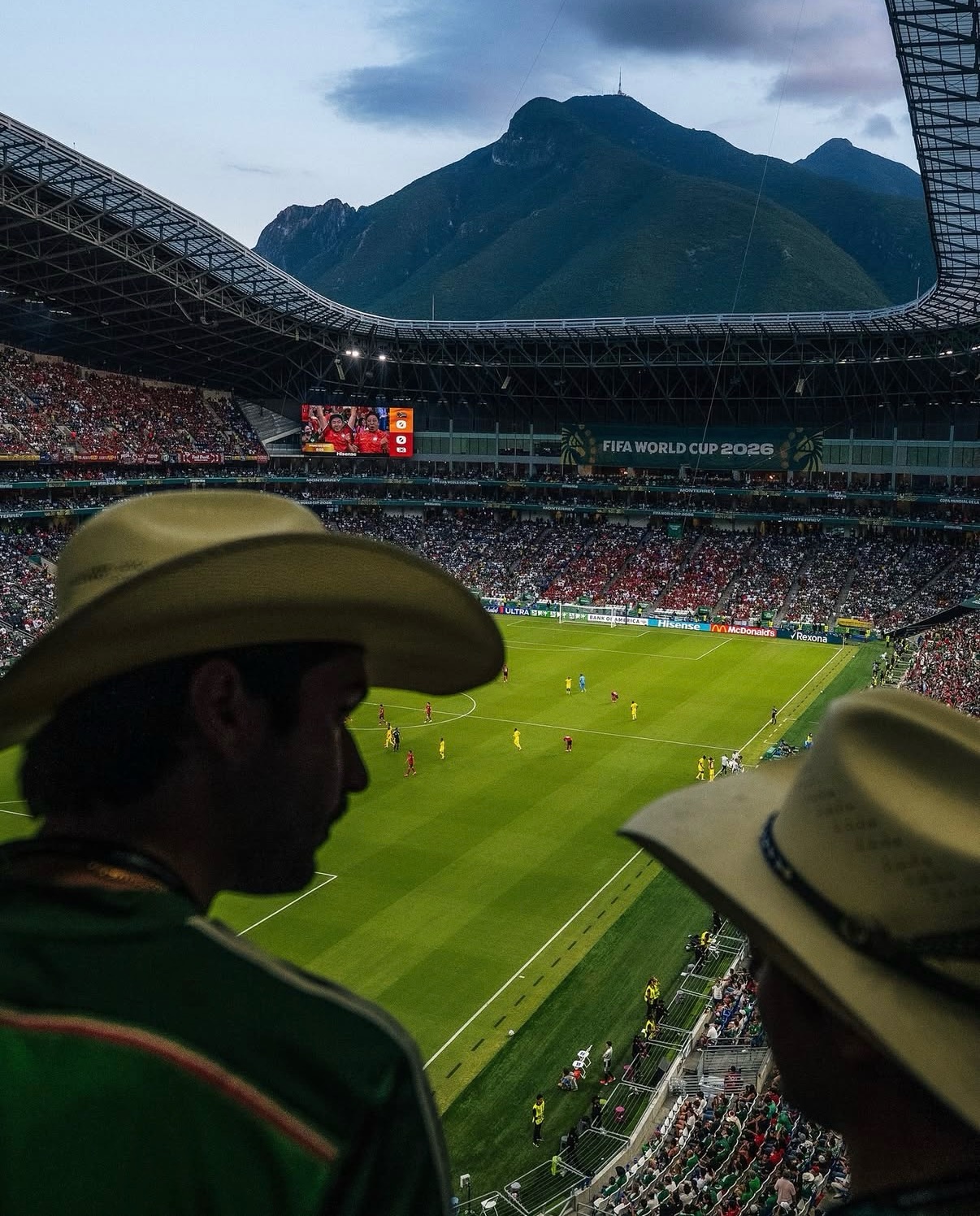 DAVID RAMOS SHOOTS GUADALAJARA'S 2026 VOLCANO BOWL (image 2)