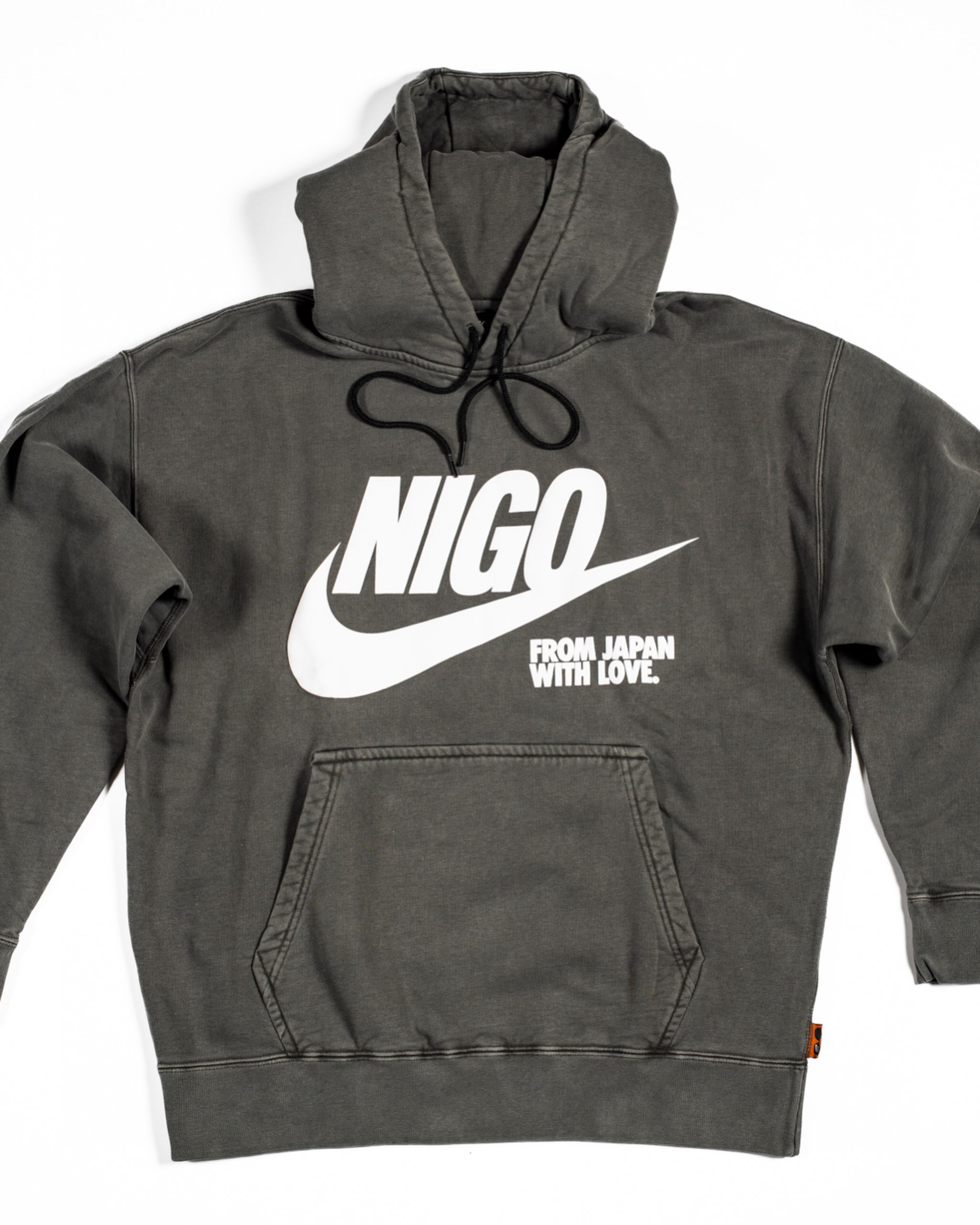 NIGO X NIKE'S $150 LO2 AIR FORCE 1 LANDS AT DESIGN MUSEUM (image 5)