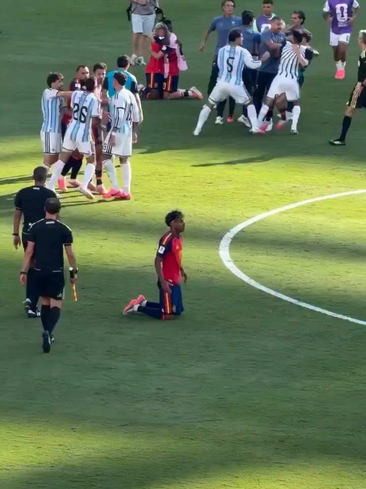 LAMINE YAMAL PRAYED AS PAREDES SPARKED WORLD CUP BRAWL (image 2)