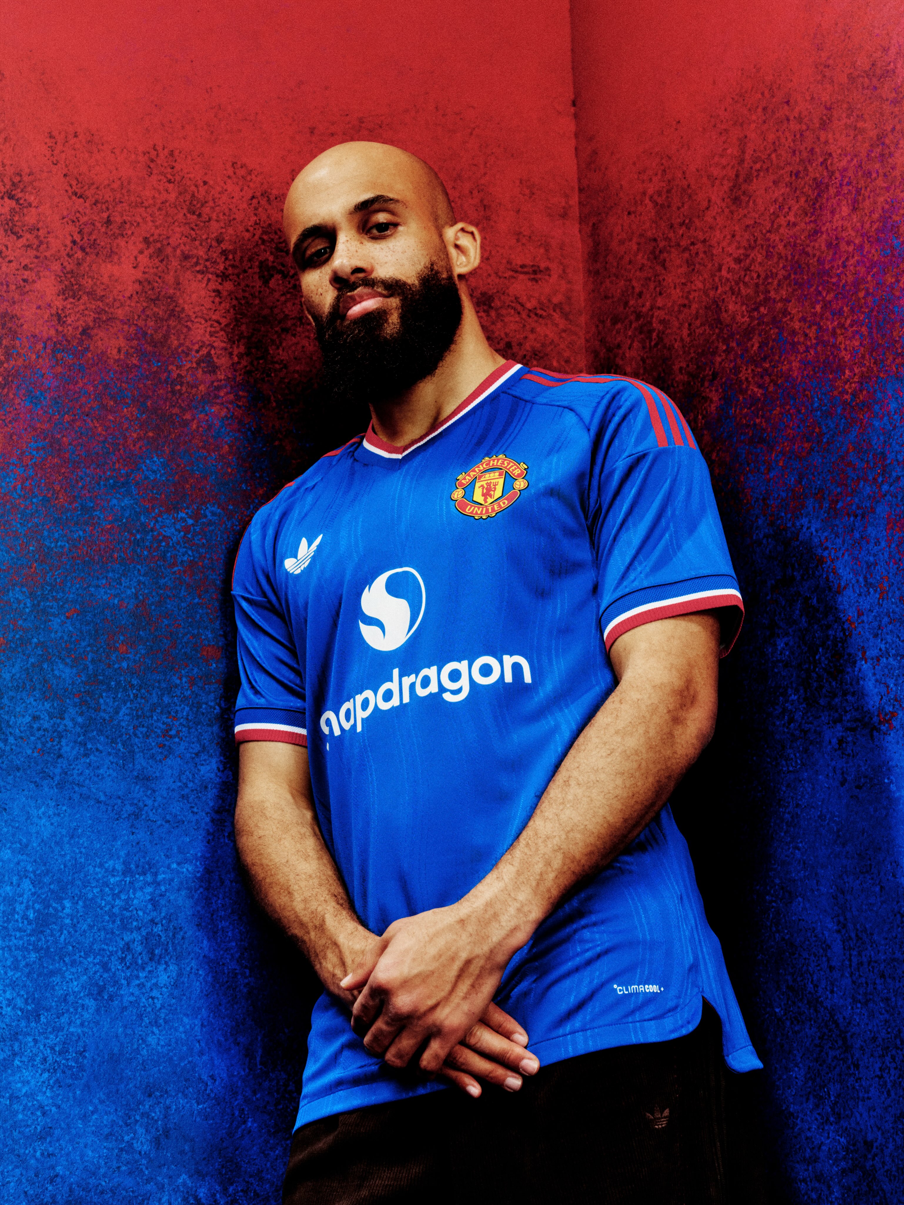 MANCHESTER UNITED'S BLUE AWAY KIT RETURNS FOR 2026/27 (image 5)