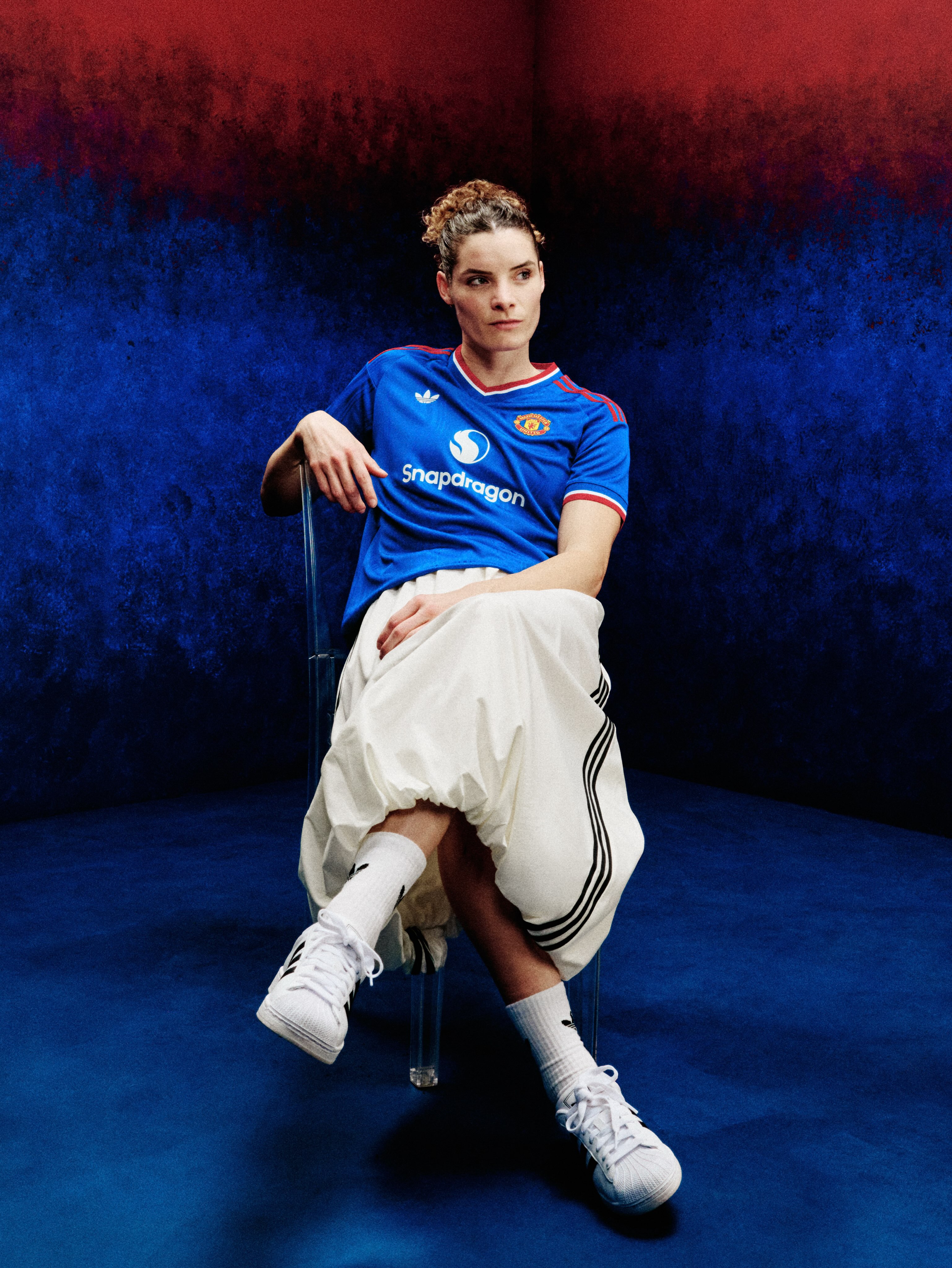 MANCHESTER UNITED'S BLUE AWAY KIT RETURNS FOR 2026/27 (image 7)