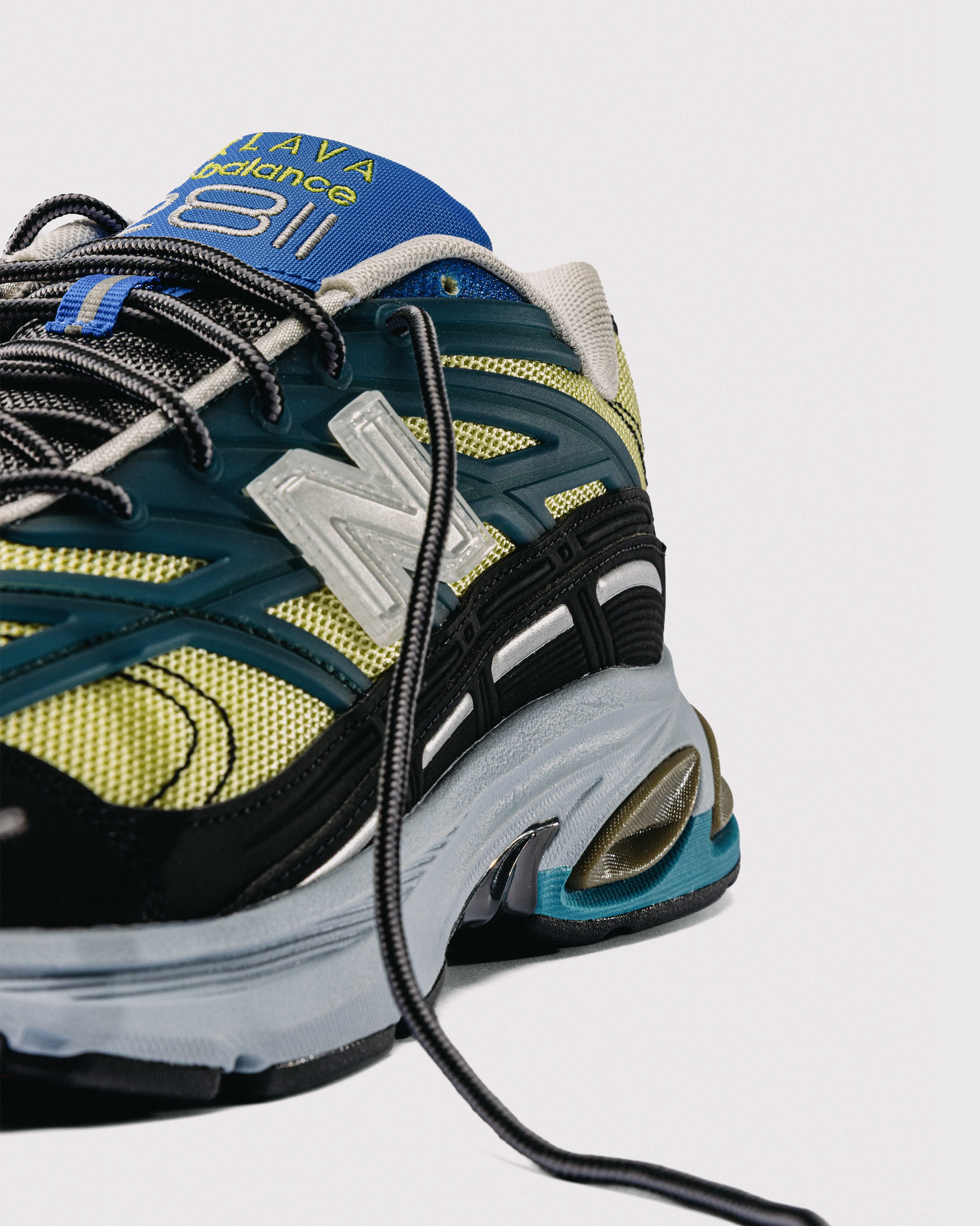 NEW BALANCE 2811 BAKLAVA SELLS AT ONE WEB ADDRESS (image 2)