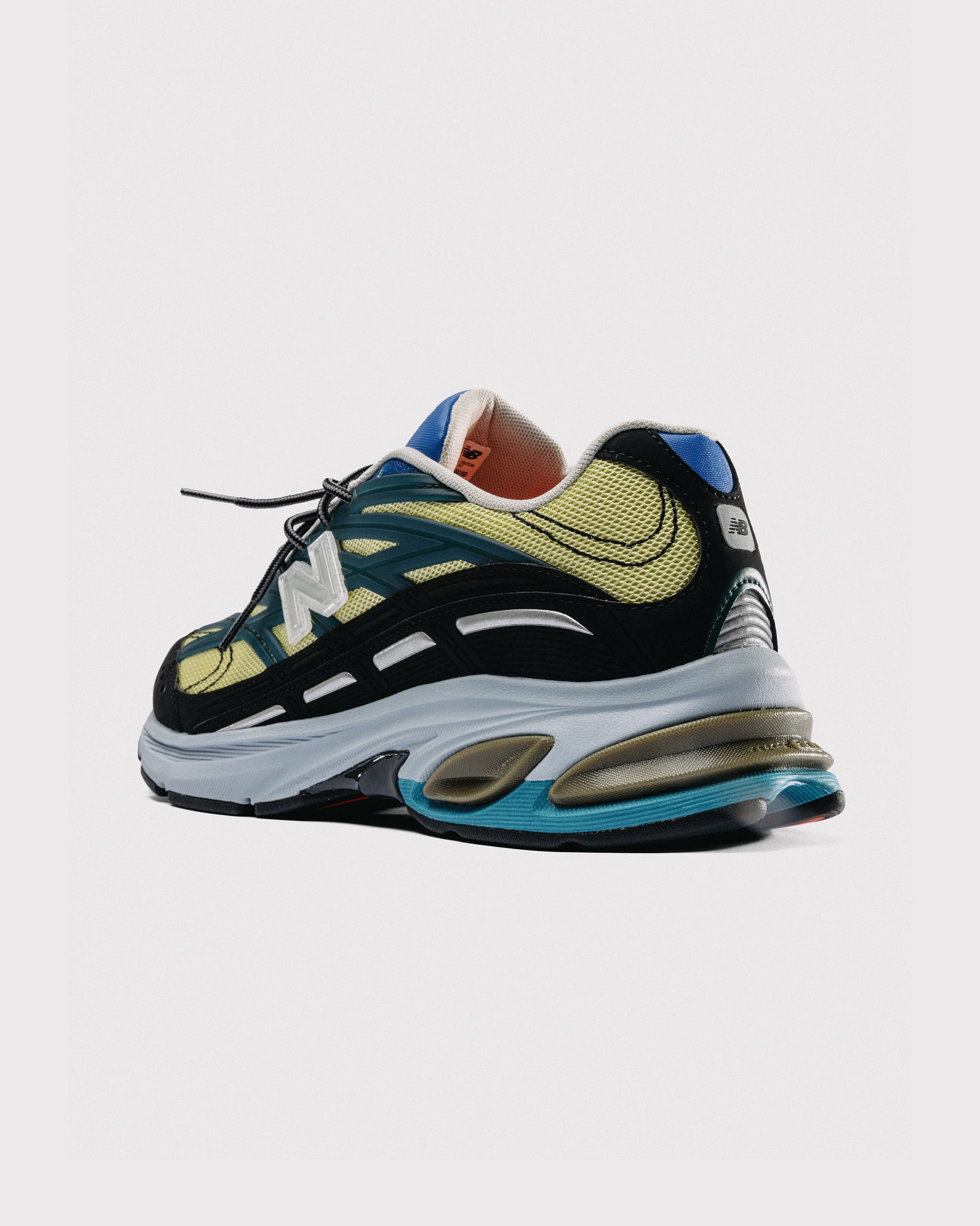 NEW BALANCE 2811 BAKLAVA SELLS AT ONE WEB ADDRESS (image 5)