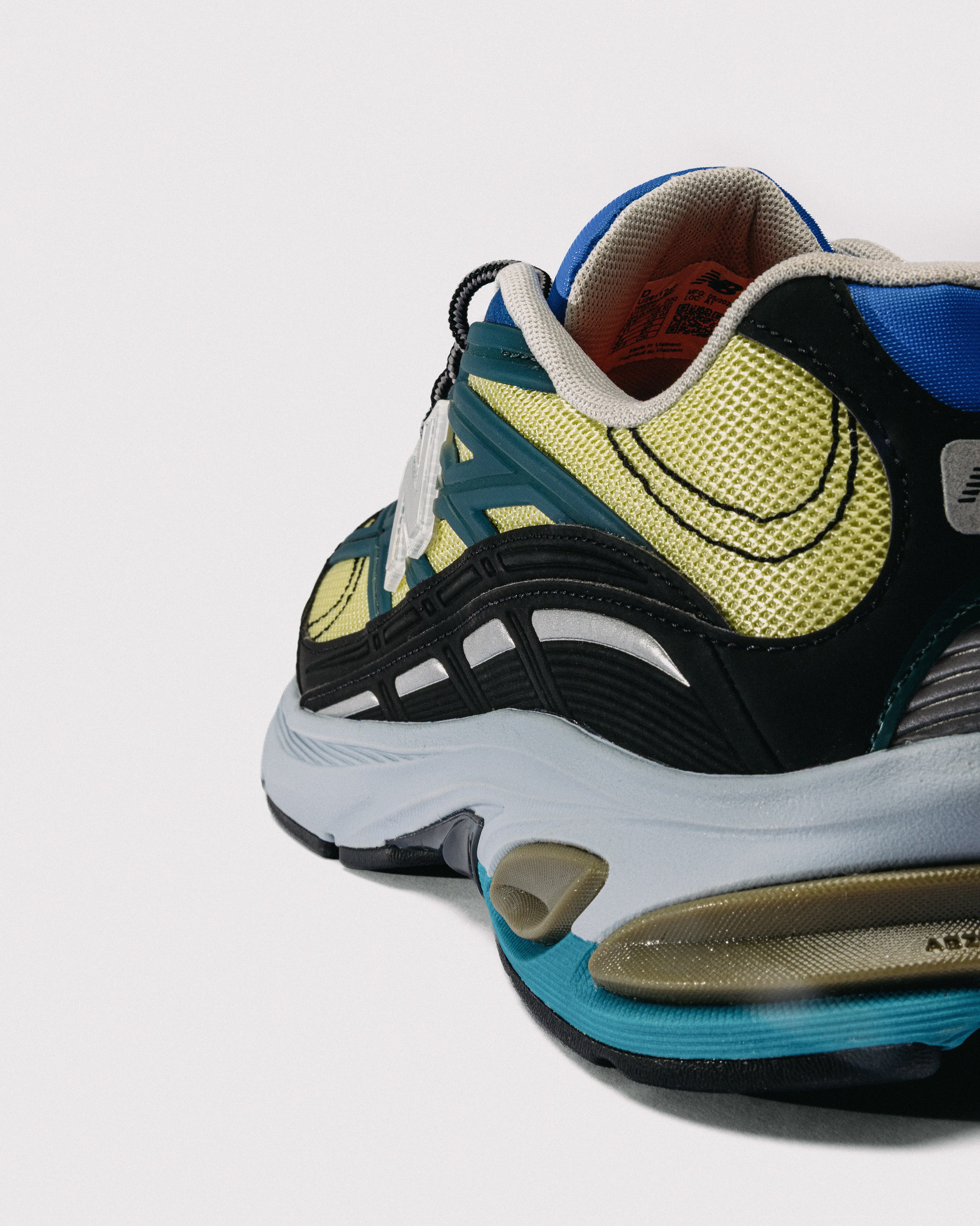 NEW BALANCE 2811 BAKLAVA SELLS AT ONE WEB ADDRESS (image 6)