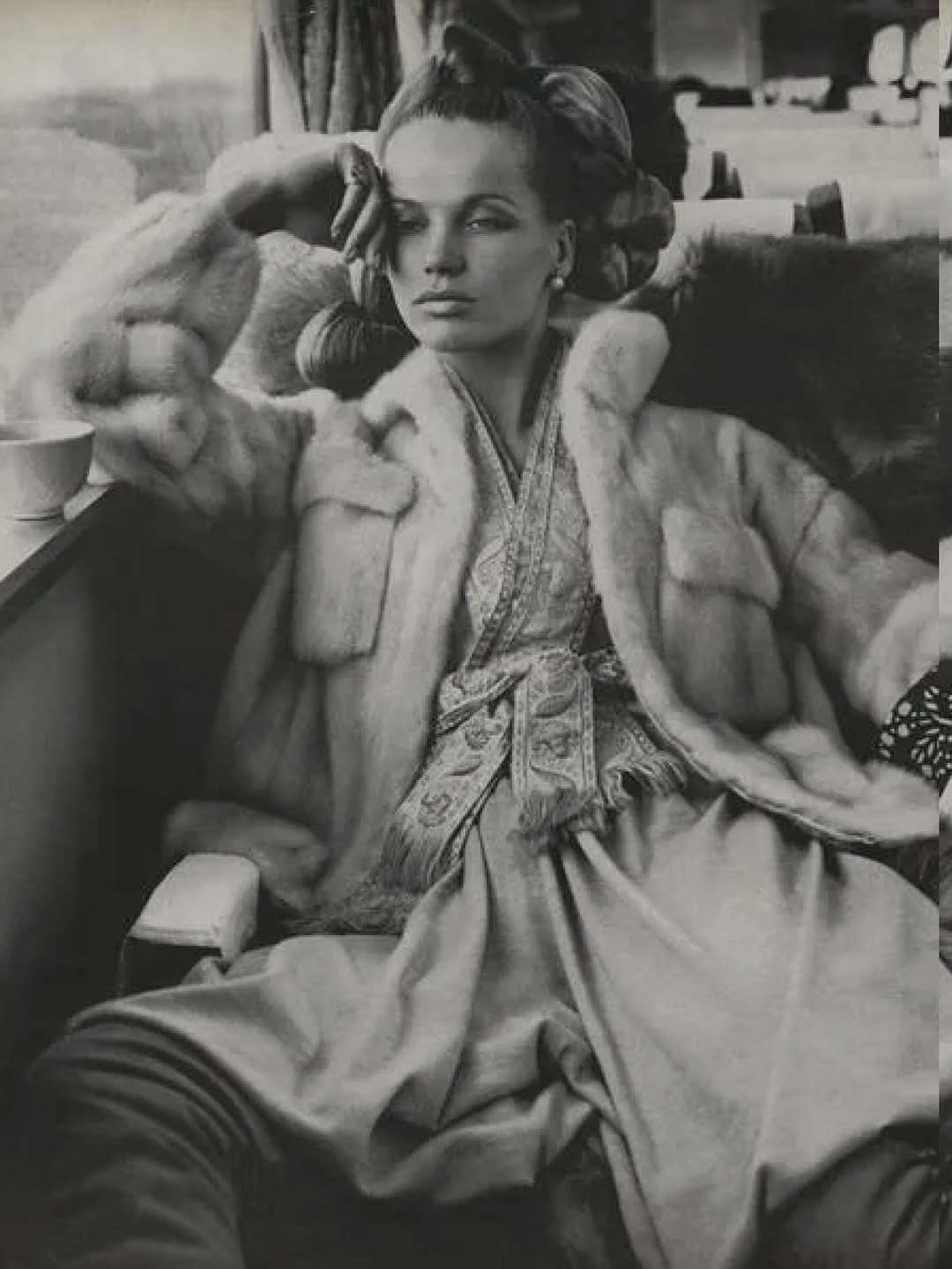 AVEDON'S $7 MILLION VOGUE SHOOT TOOK 5 WEEKS IN JAPAN (image 3)