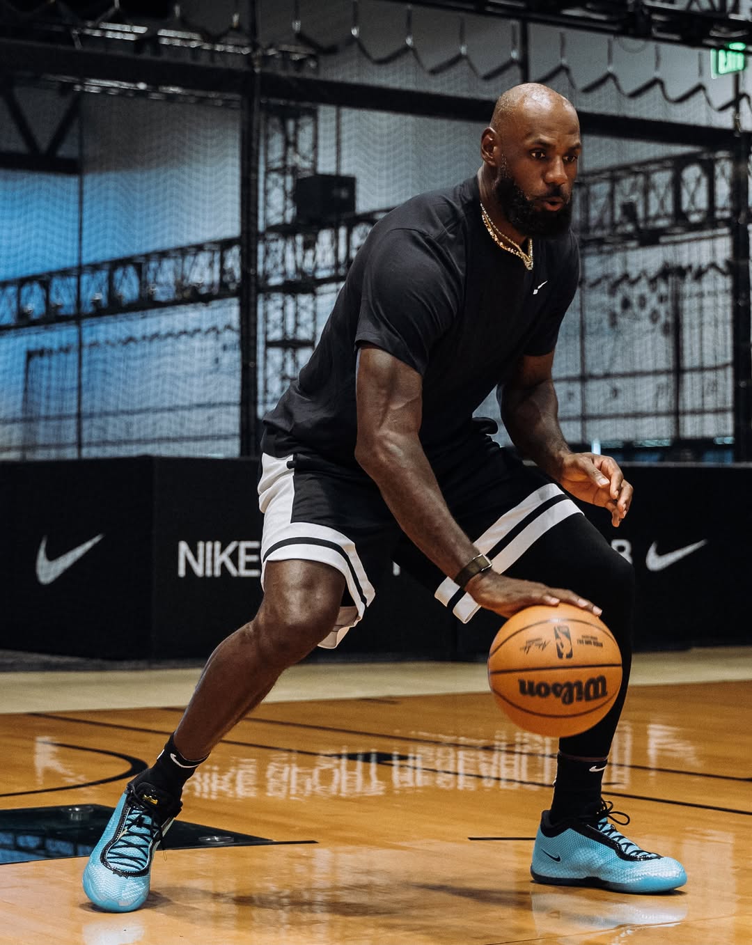 LEBRON JAMES WEAR TESTS THE LEBRON 24 WITH TYRESE MAXEY (image 2)