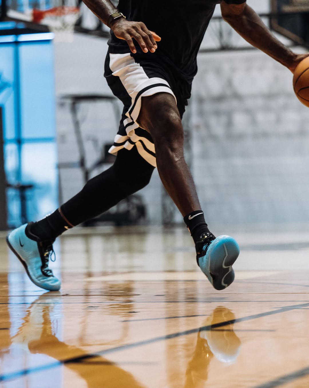 LEBRON JAMES WEAR TESTS THE LEBRON 24 WITH TYRESE MAXEY (image 3)