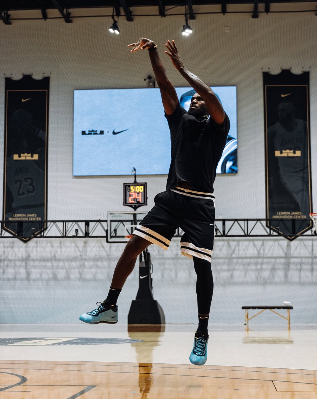LEBRON JAMES WEAR TESTS THE LEBRON 24 WITH TYRESE MAXEY (image 4)